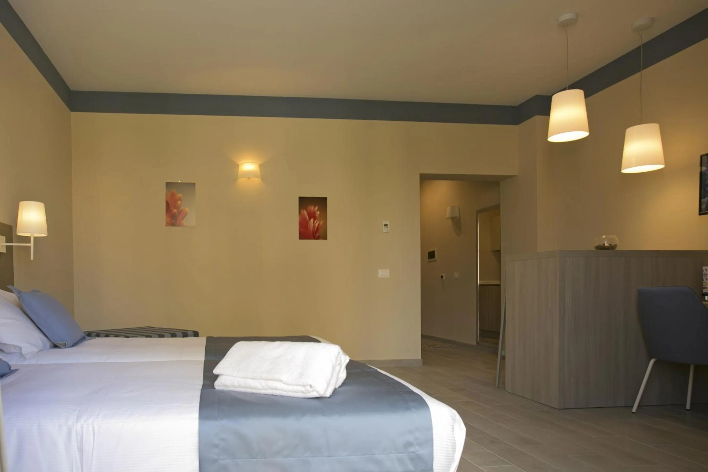 Photo of the whole room, Bed in Map holiday residence