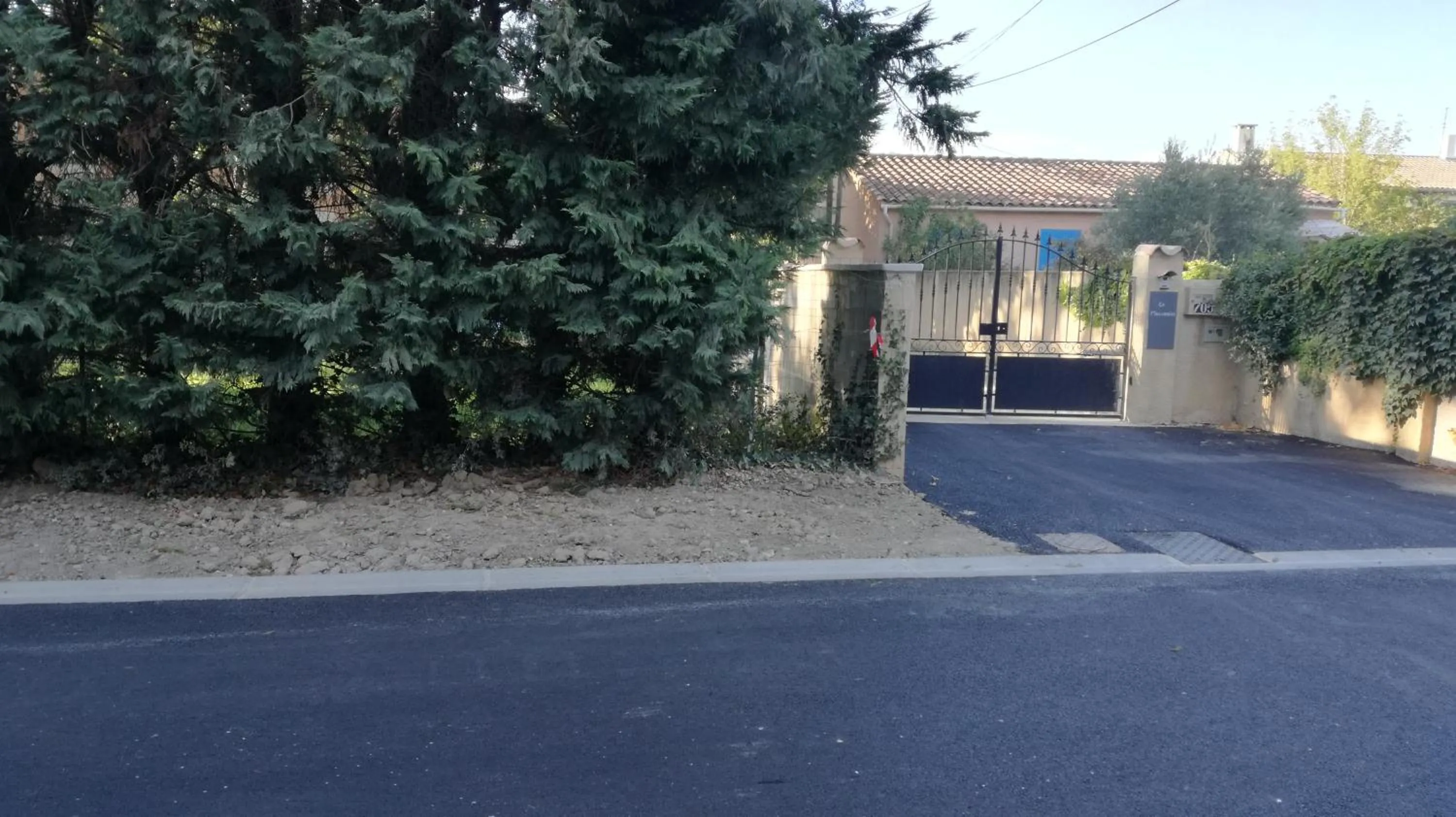 Facade/entrance in Berne &Michel