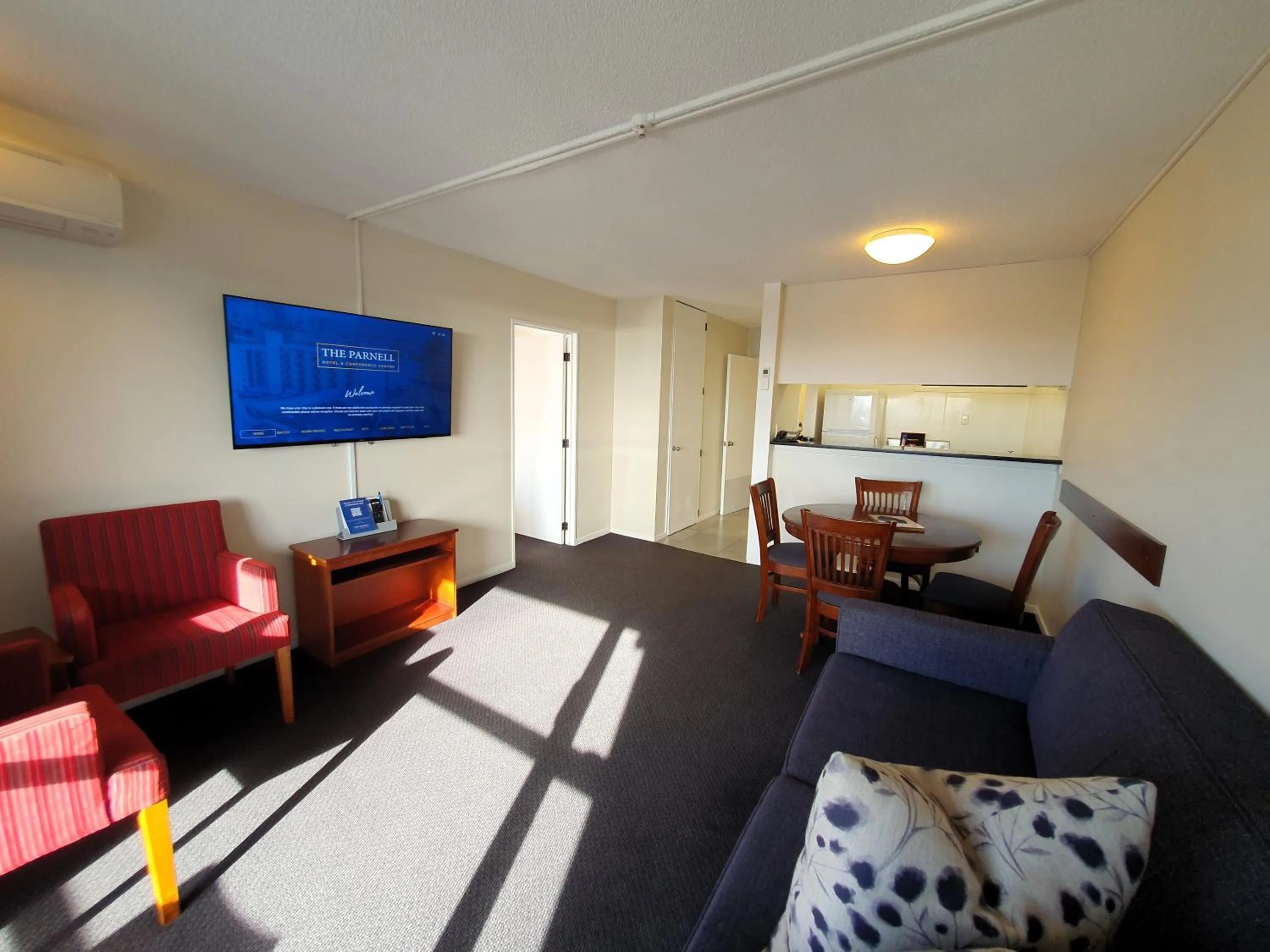 TV and multimedia in The Parnell Hotel & Conference Centre