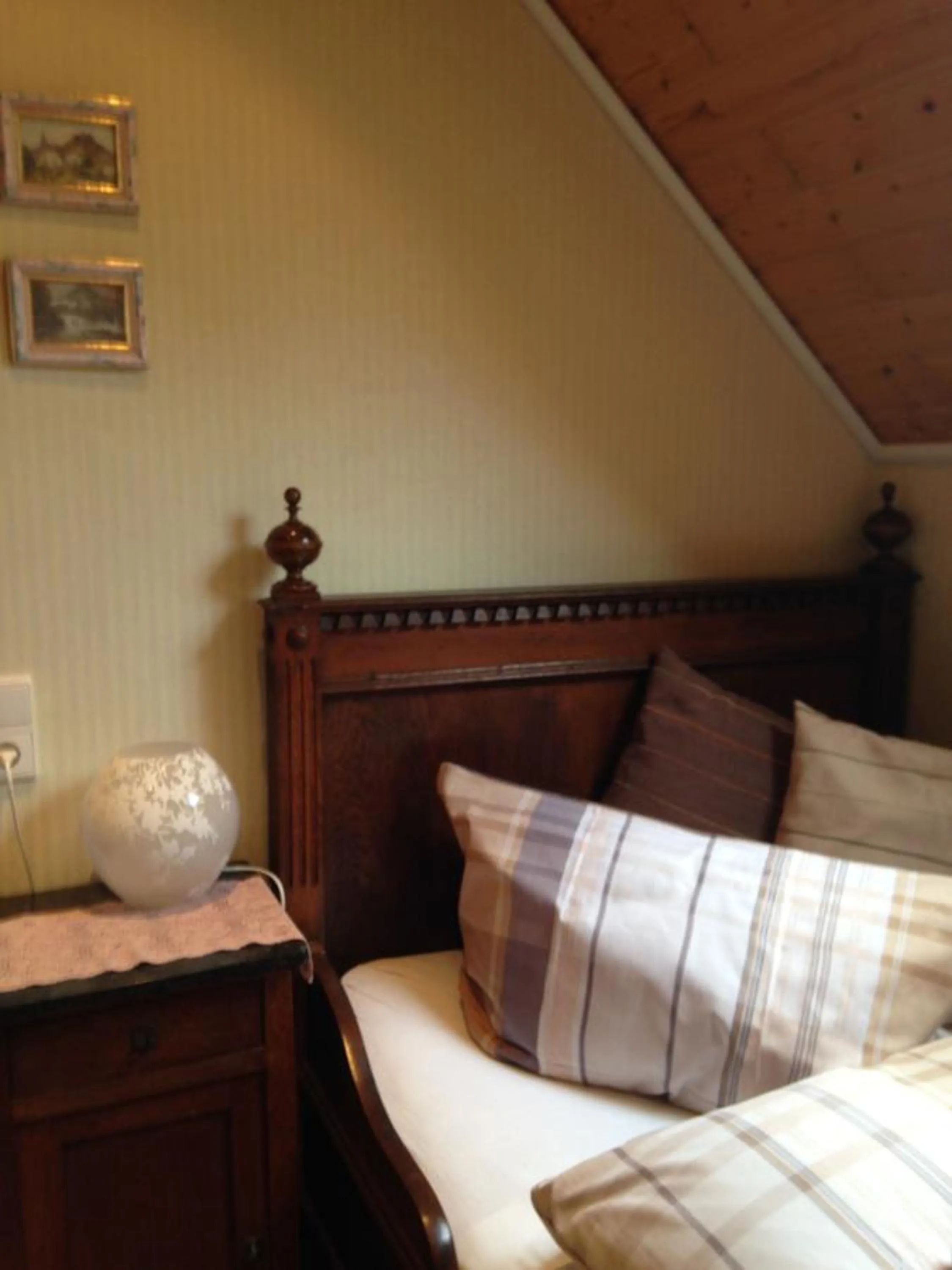 Photo of the whole room, Bed in The Place After the Race B&B