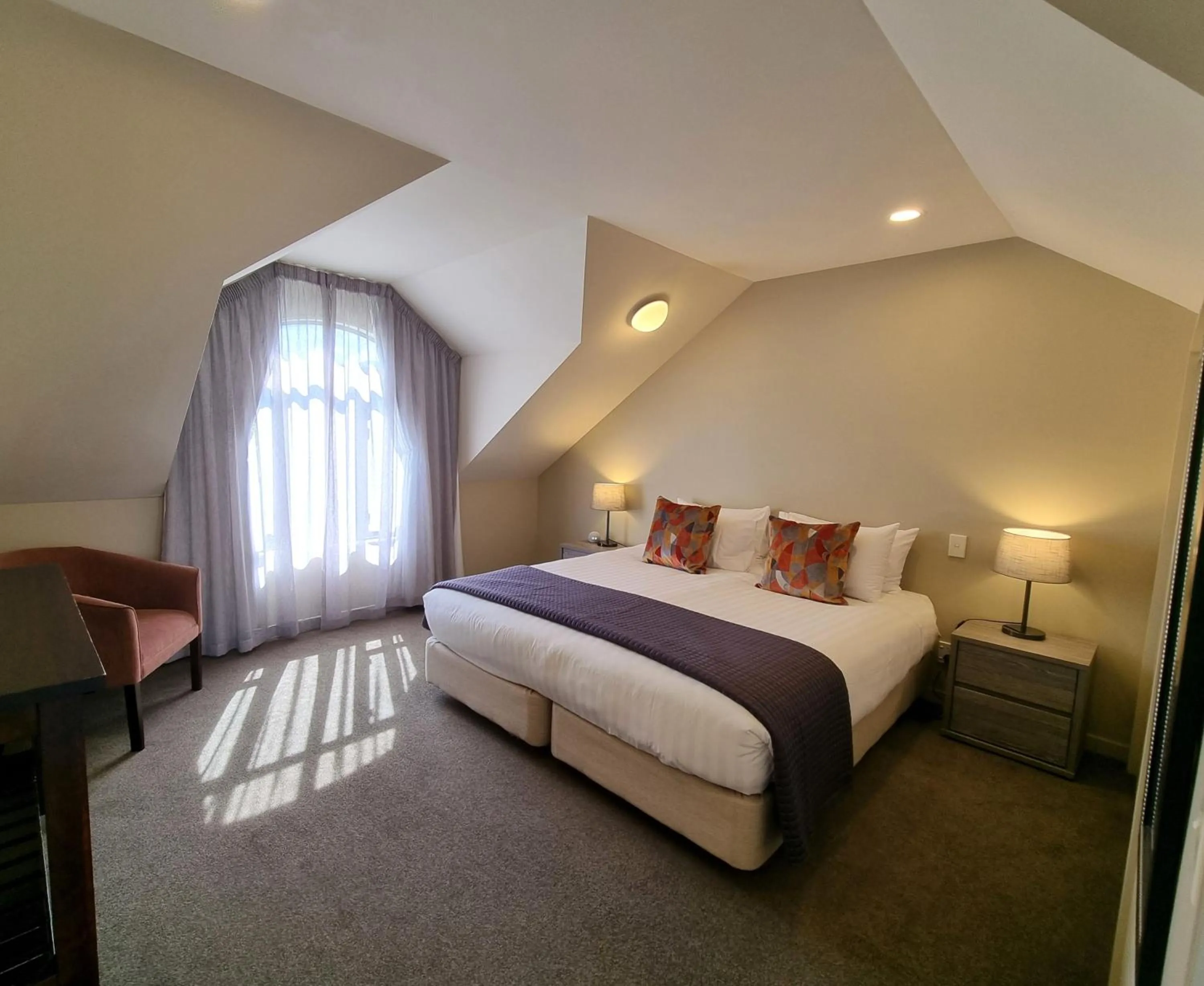 Bedroom, Bed in Vintners Retreat