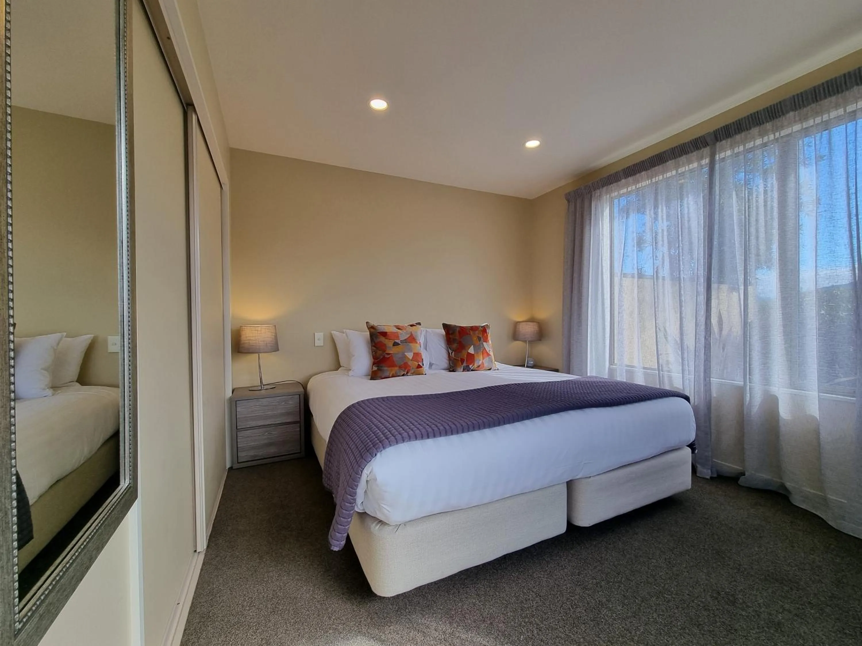 Bedroom, Bed in Vintners Retreat