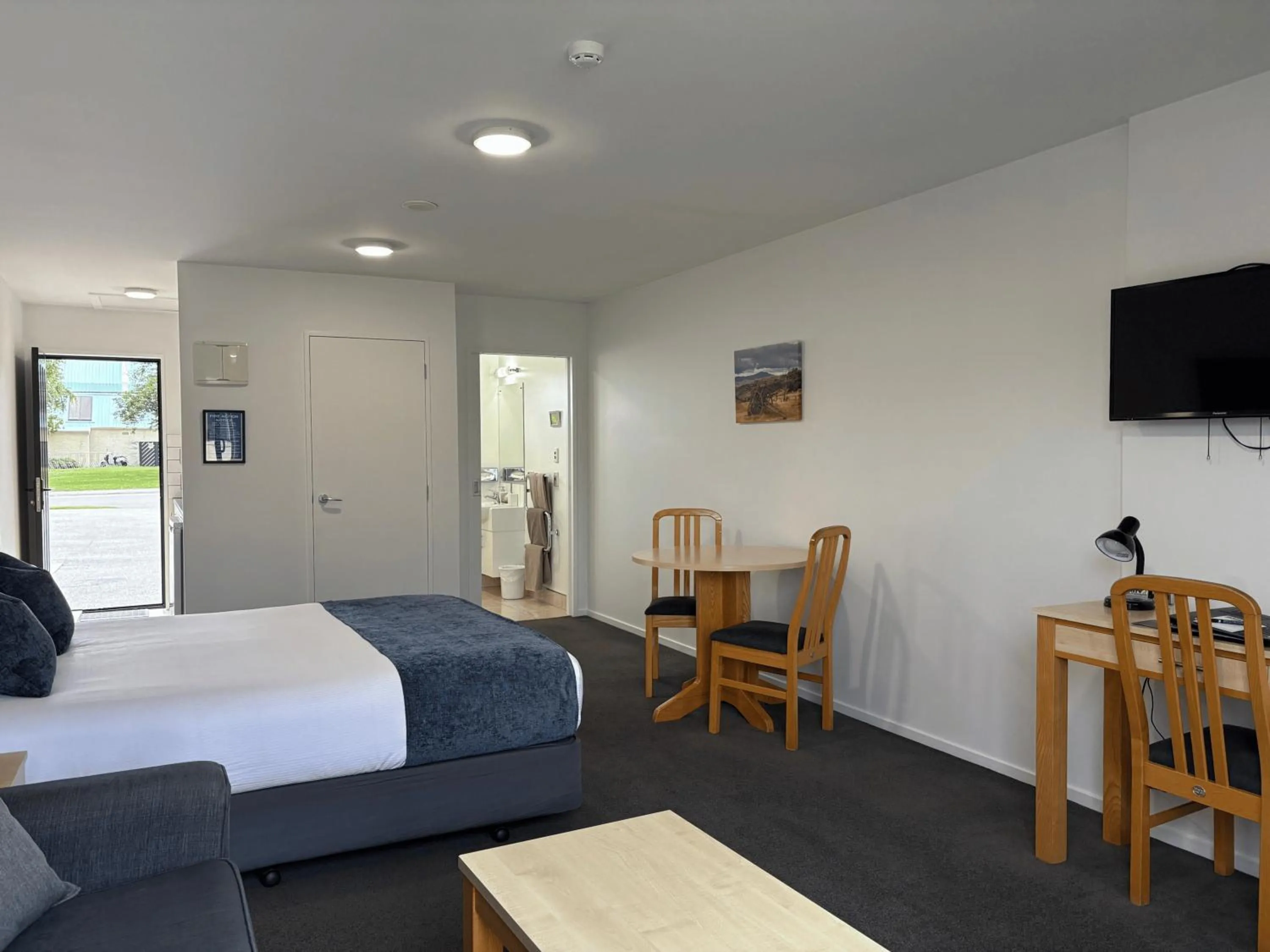 Bed in ASURE Central Gold Motel Cromwell