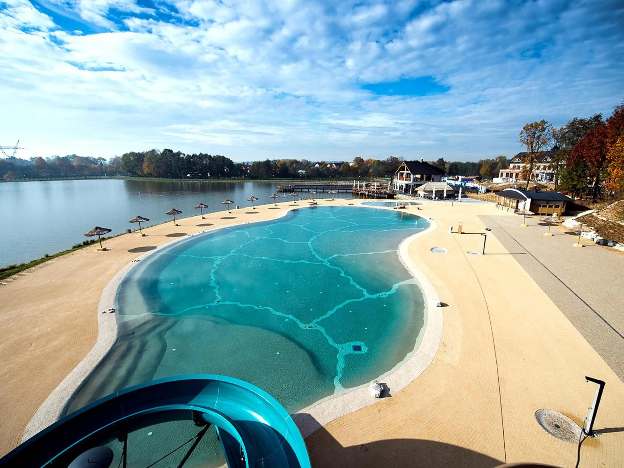 Restaurant/places to eat in Hotel Molo Resort