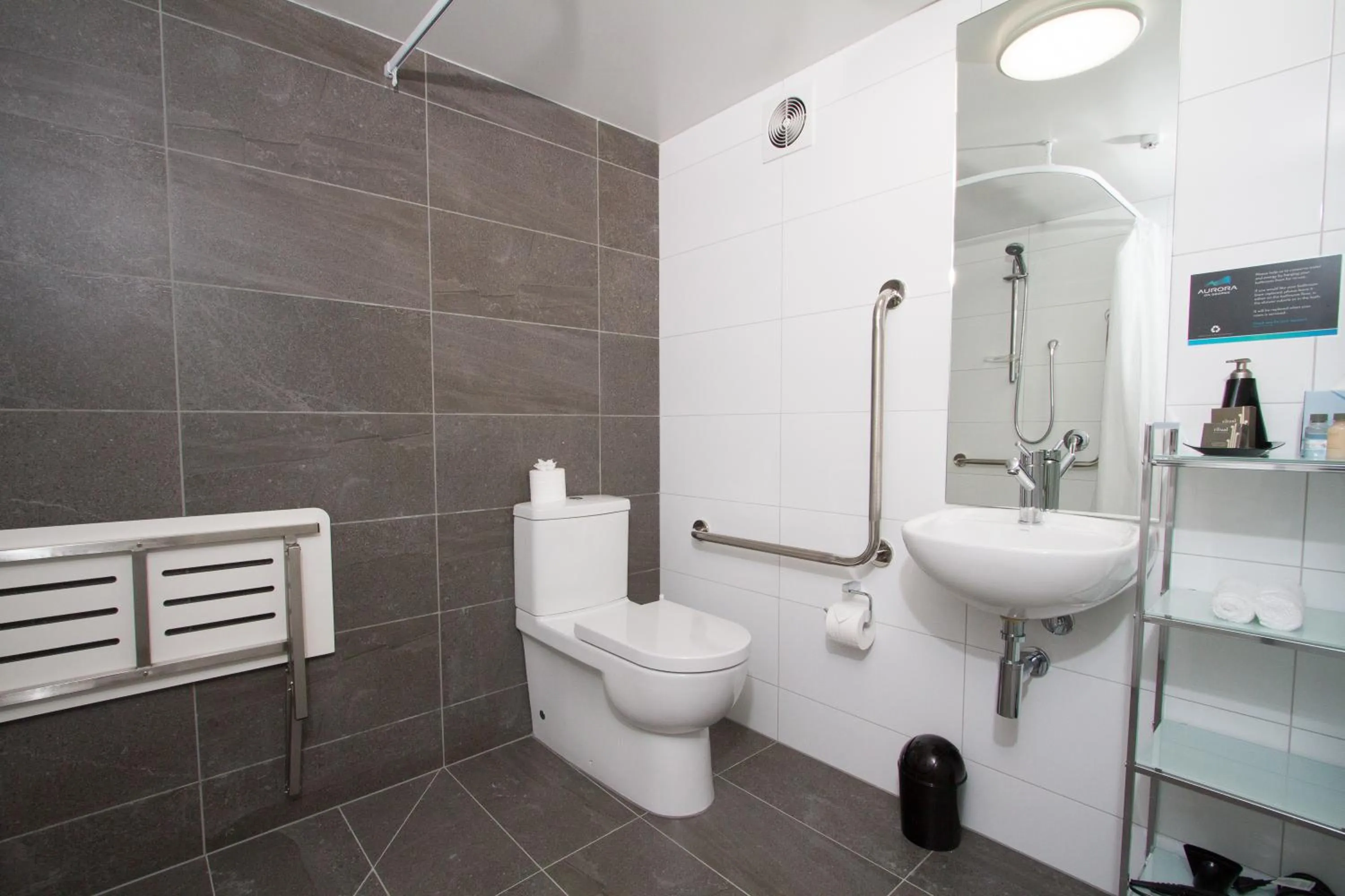 Toilet in Aurora on George