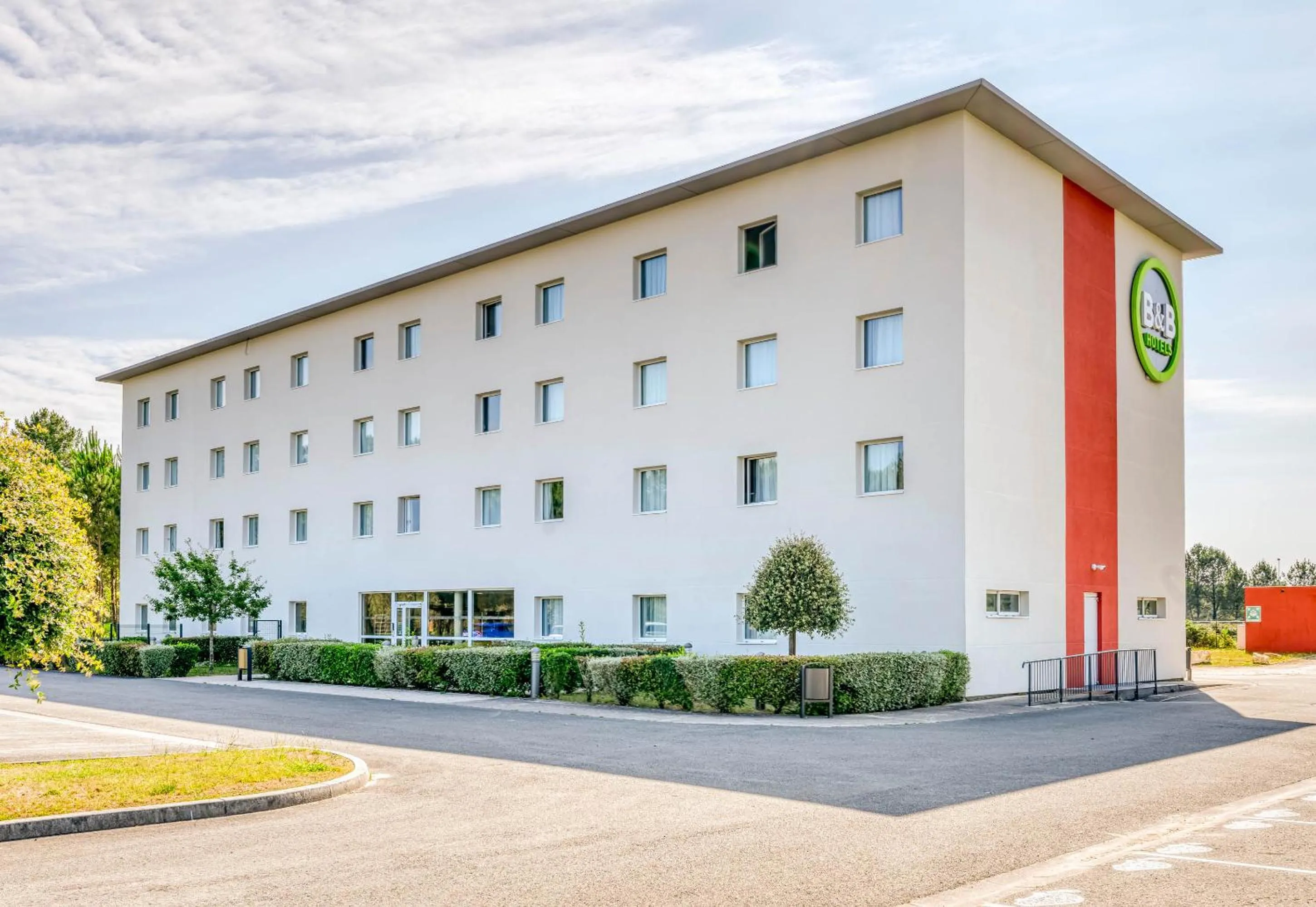 Property building in B&B HOTEL Bordeaux Sud Mios 3 étoiles
