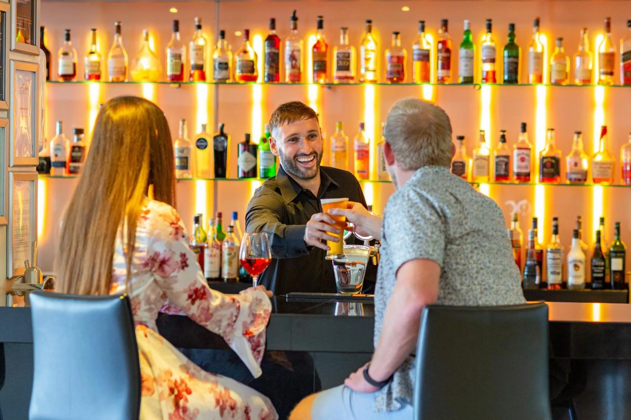 Lounge or bar in Crowne Plaza Queenstown by IHG