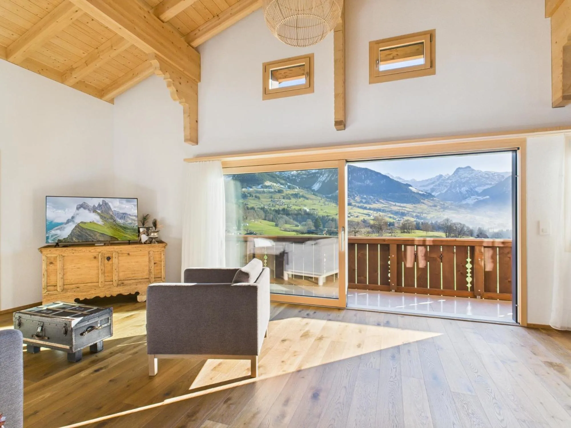 Communal lounge/ TV room in Bergblick Lodge - 3 Sterne Garni - Neueröffnung