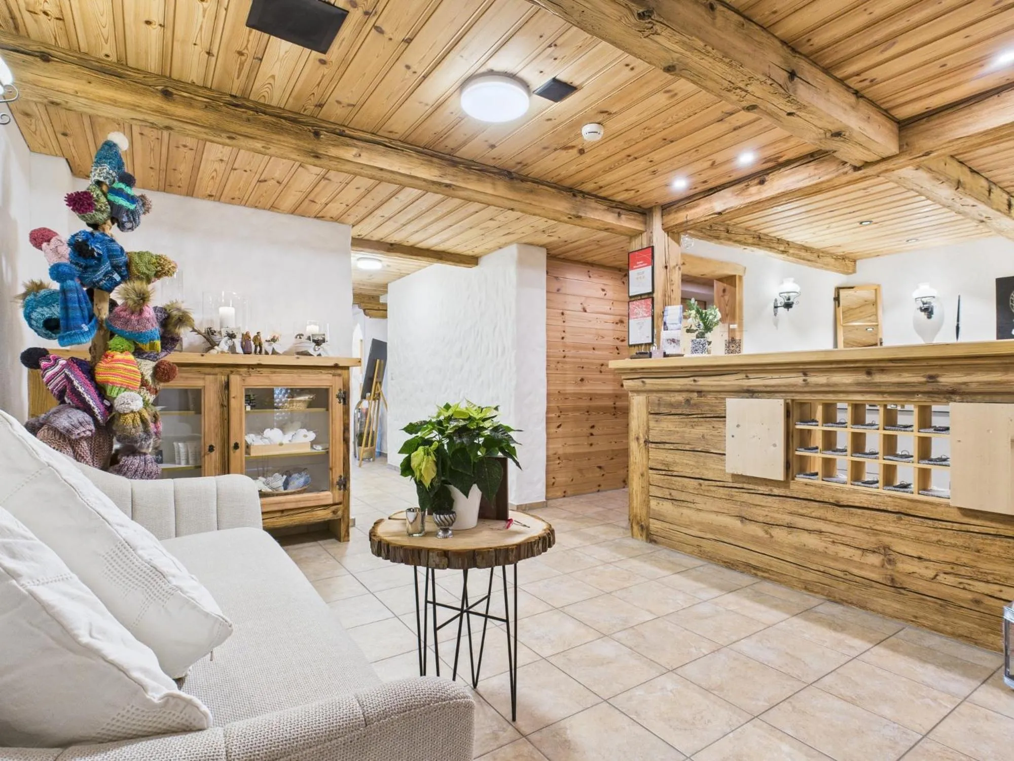 Lobby or reception in Bergblick Lodge - 3 Sterne Garni - Neueröffnung