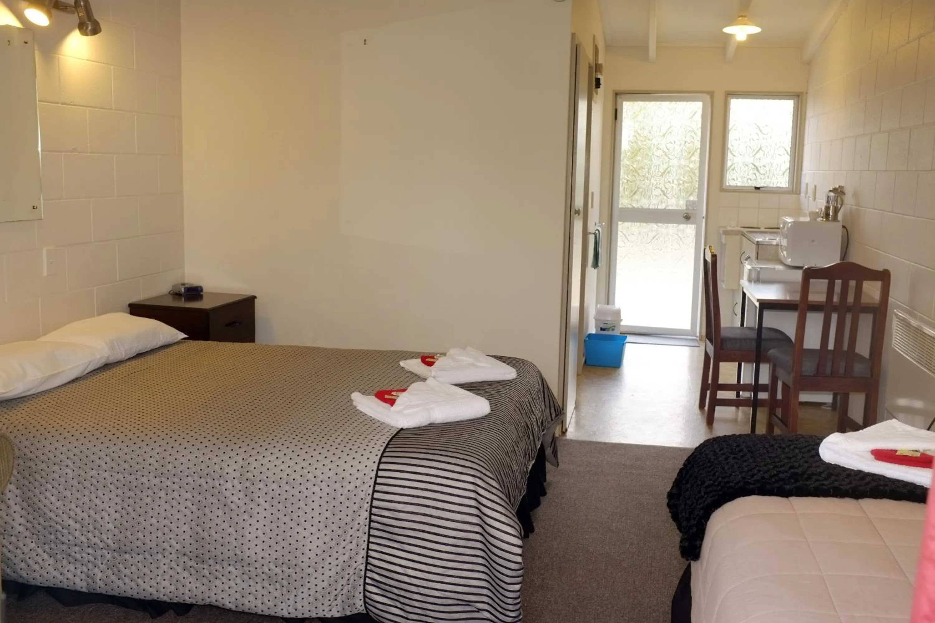 Bed in Westport Motels