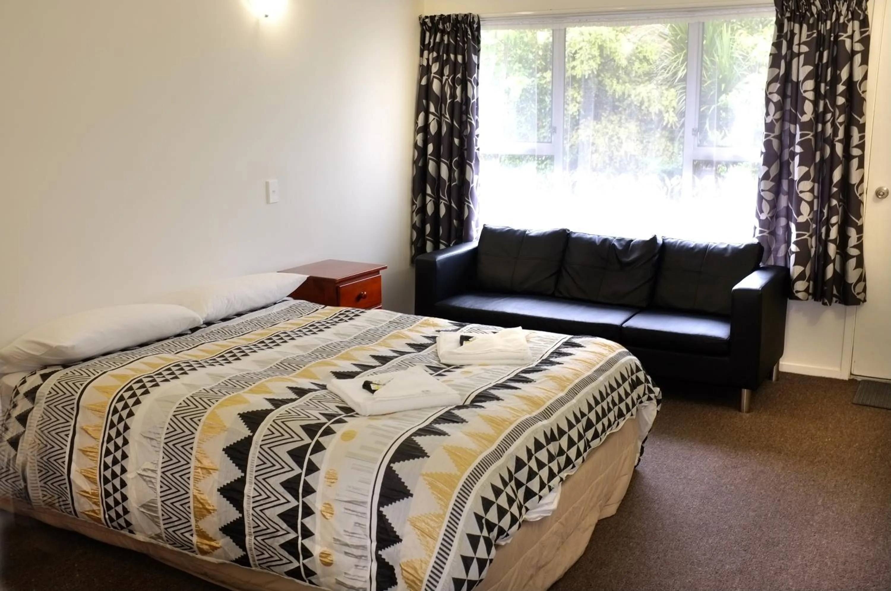 Bed in Westport Motels