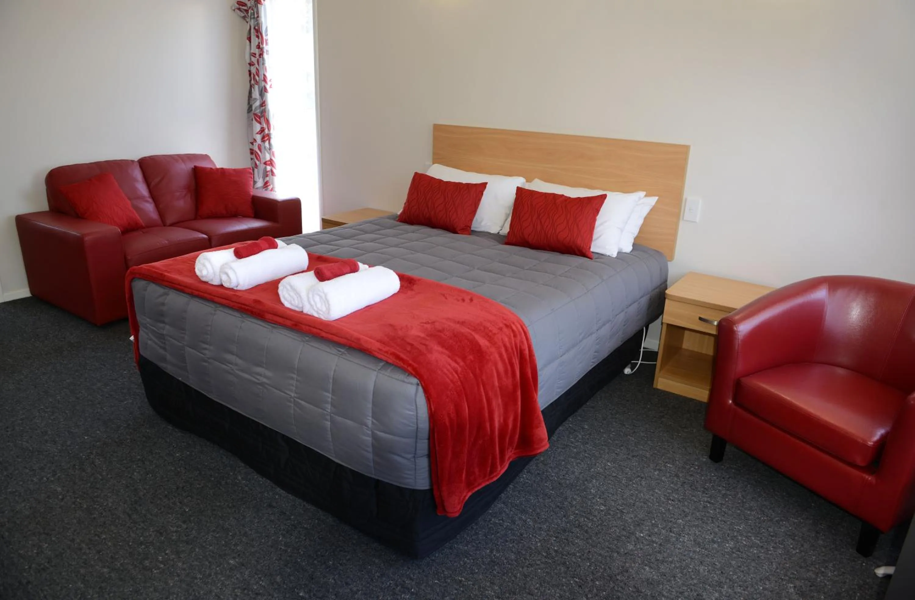 Bed in Westport Motels