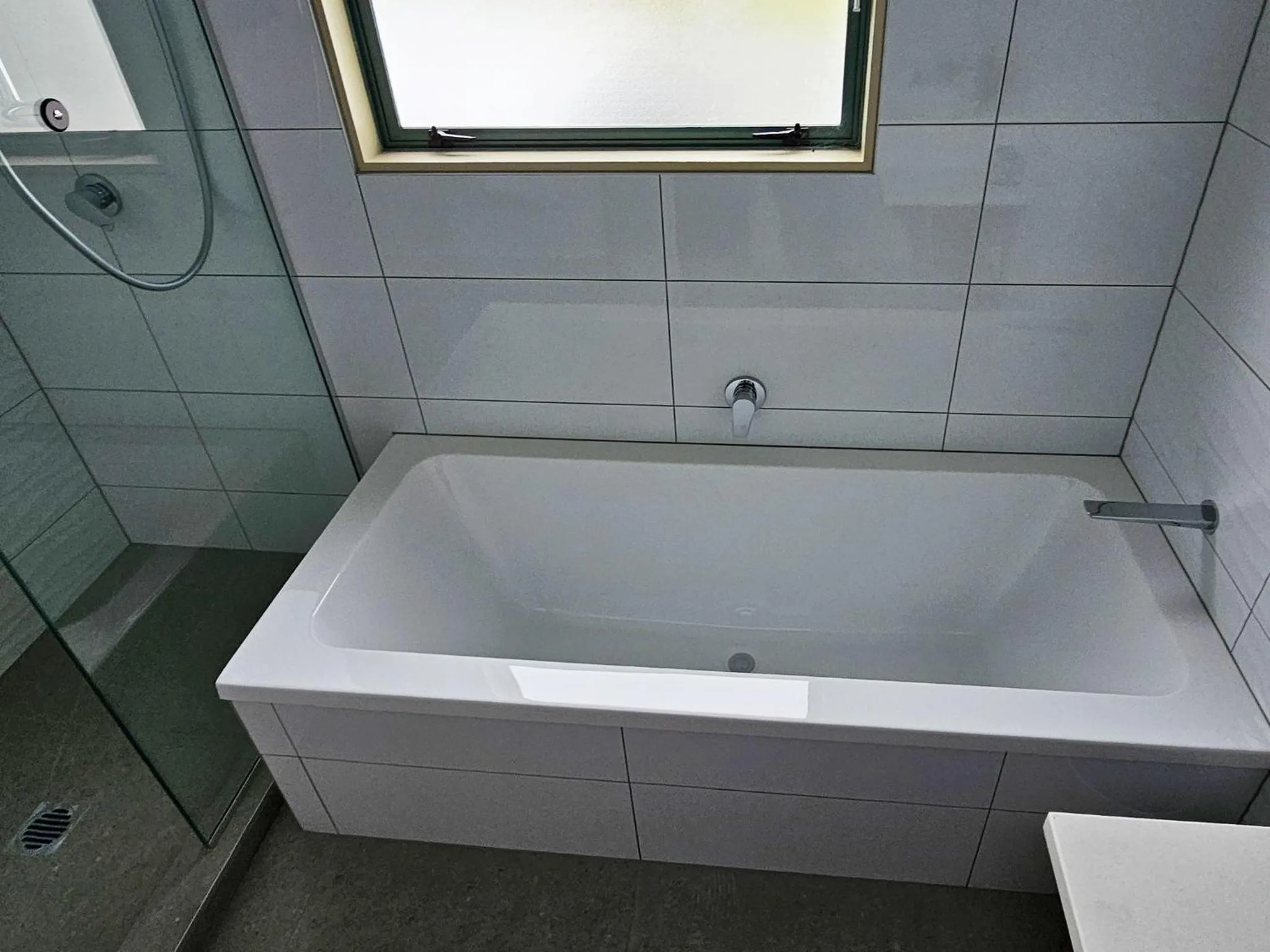 Shower in JetPark Hamilton Airport New Zealand