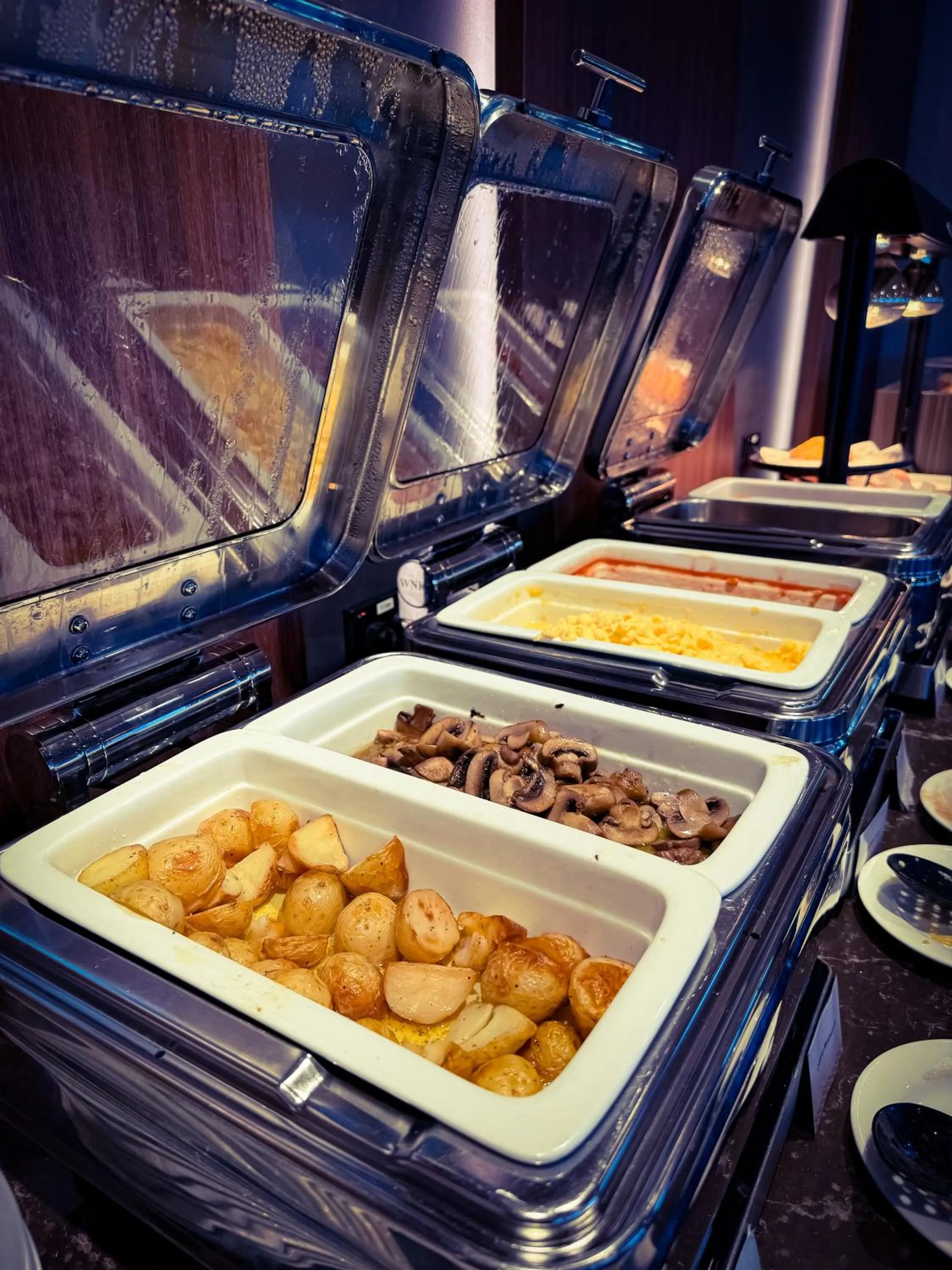 Breakfast in JetPark Hamilton Airport New Zealand