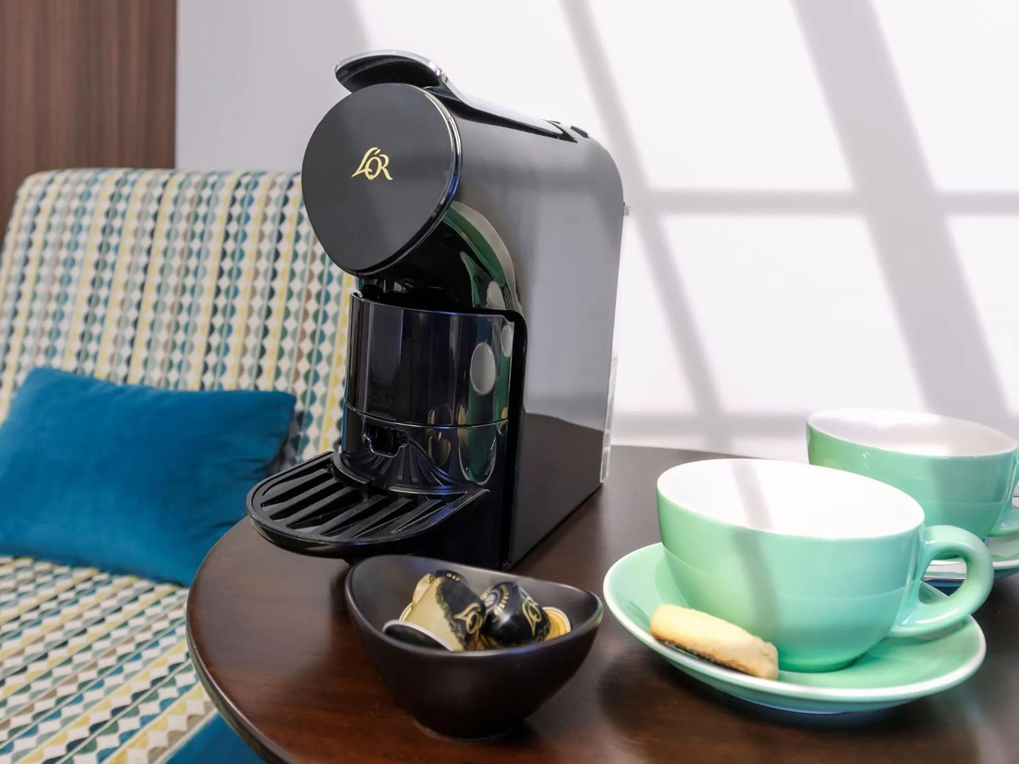 Coffee/tea facilities in JetPark Hamilton Airport New Zealand