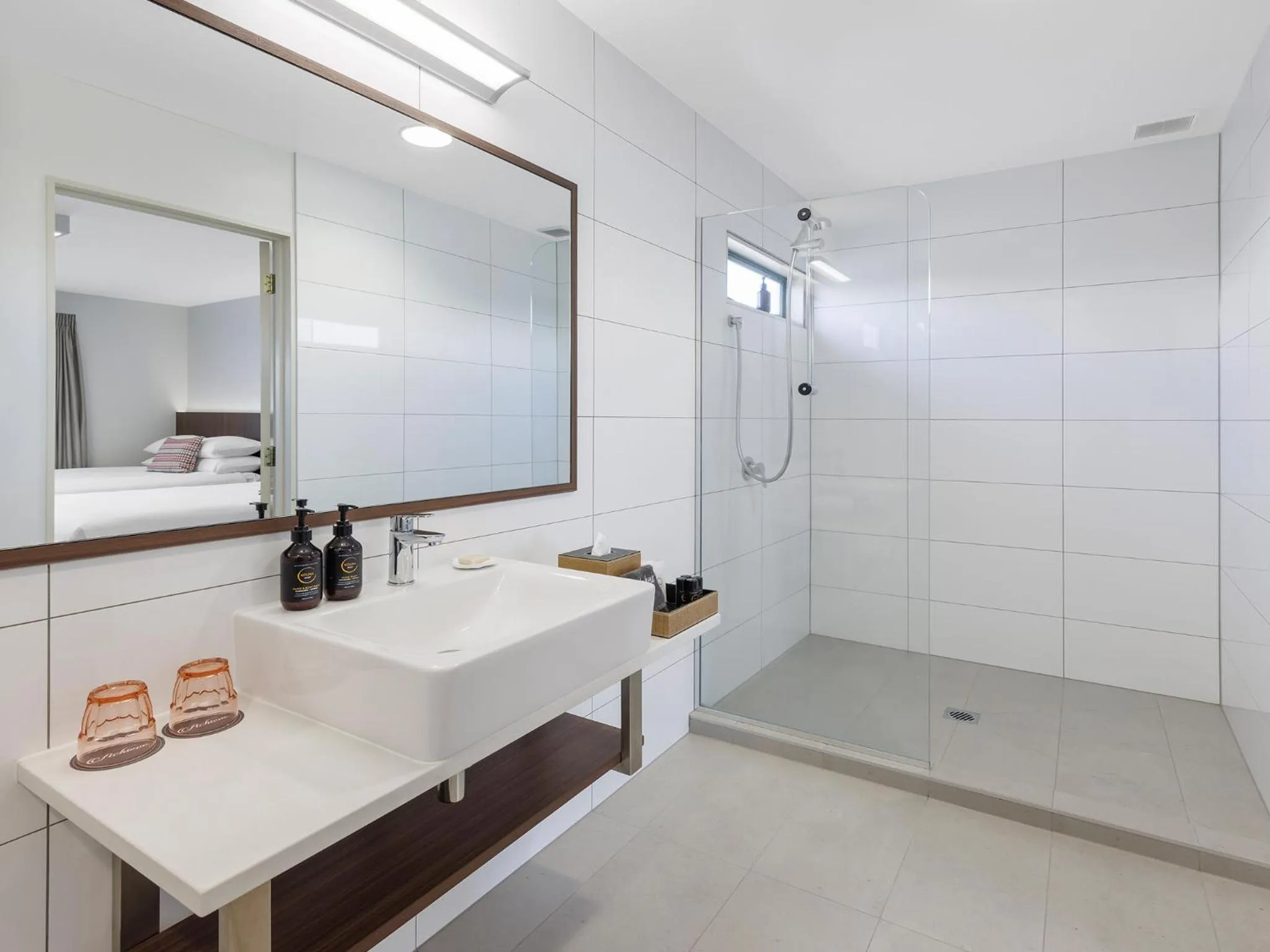 Shower in JetPark Hamilton Airport New Zealand