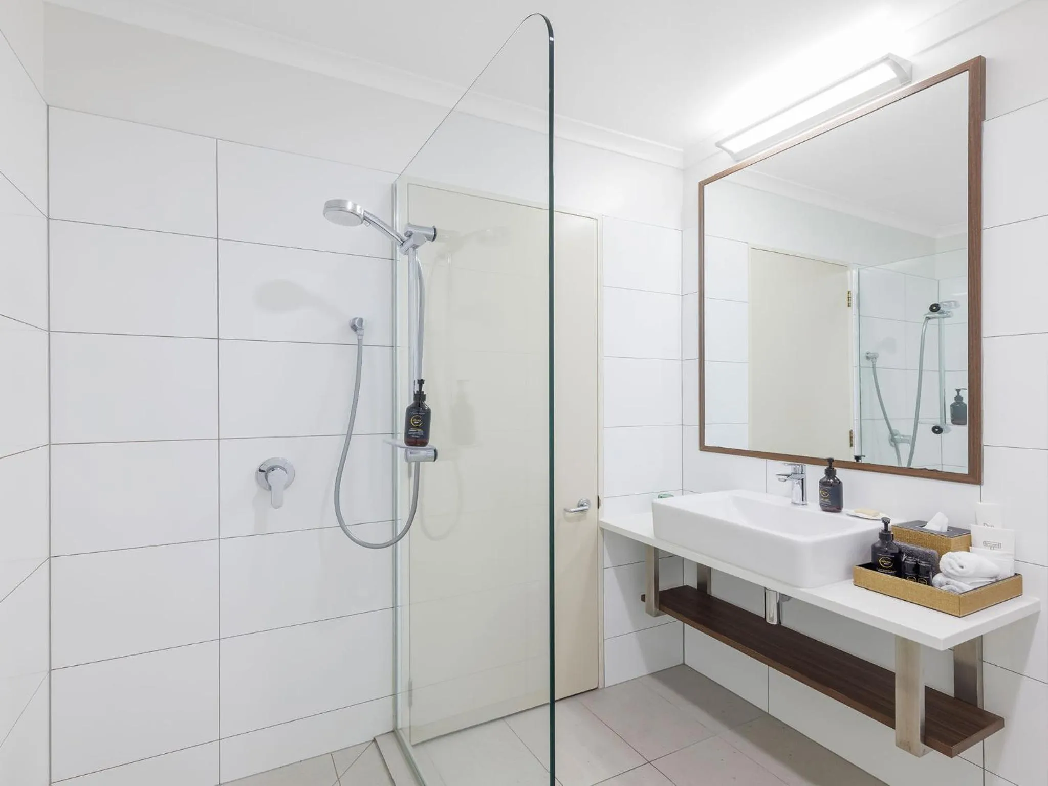 Shower in JetPark Hamilton Airport New Zealand