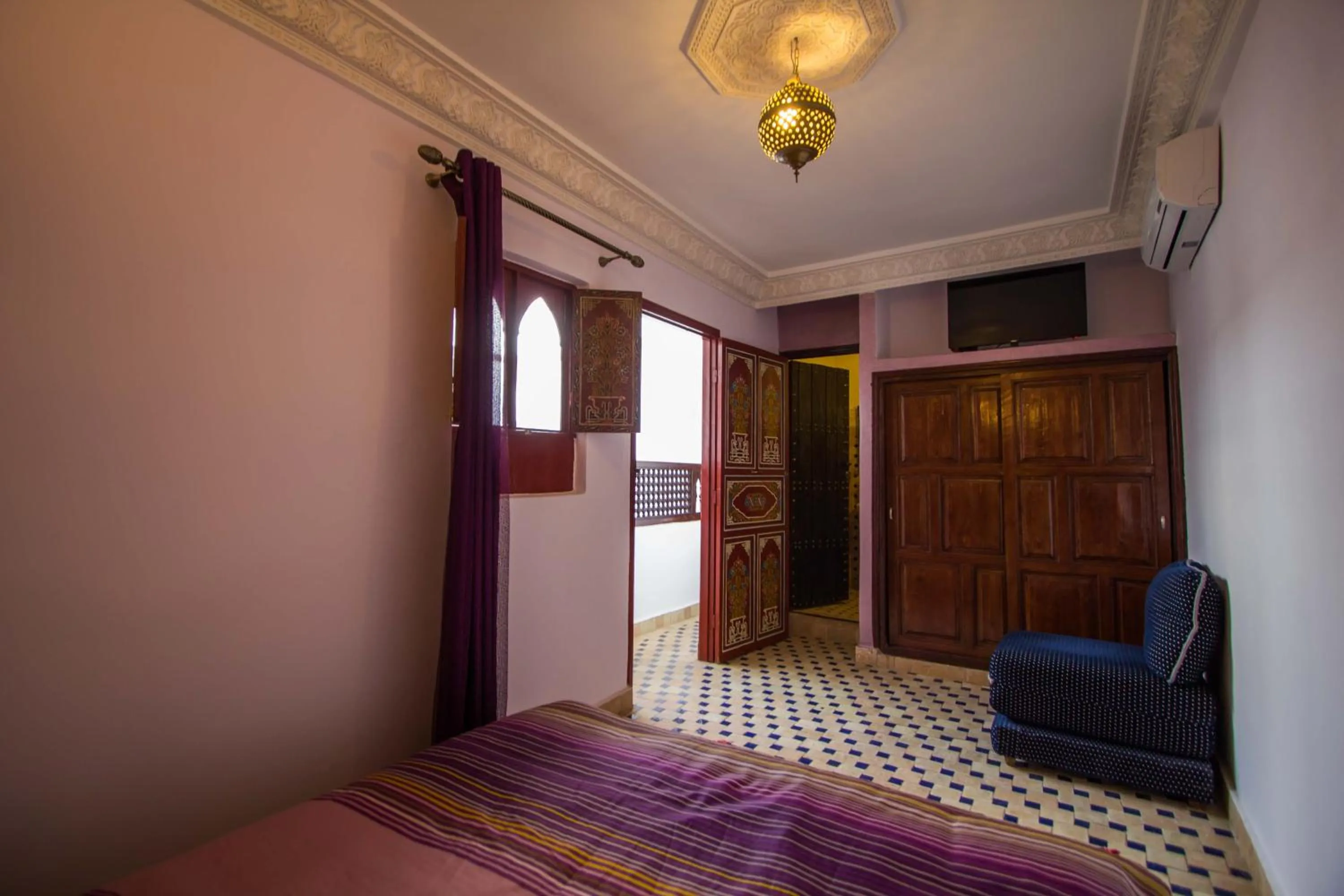 Photo of the whole room, Bed in Dar El Mathaf FES