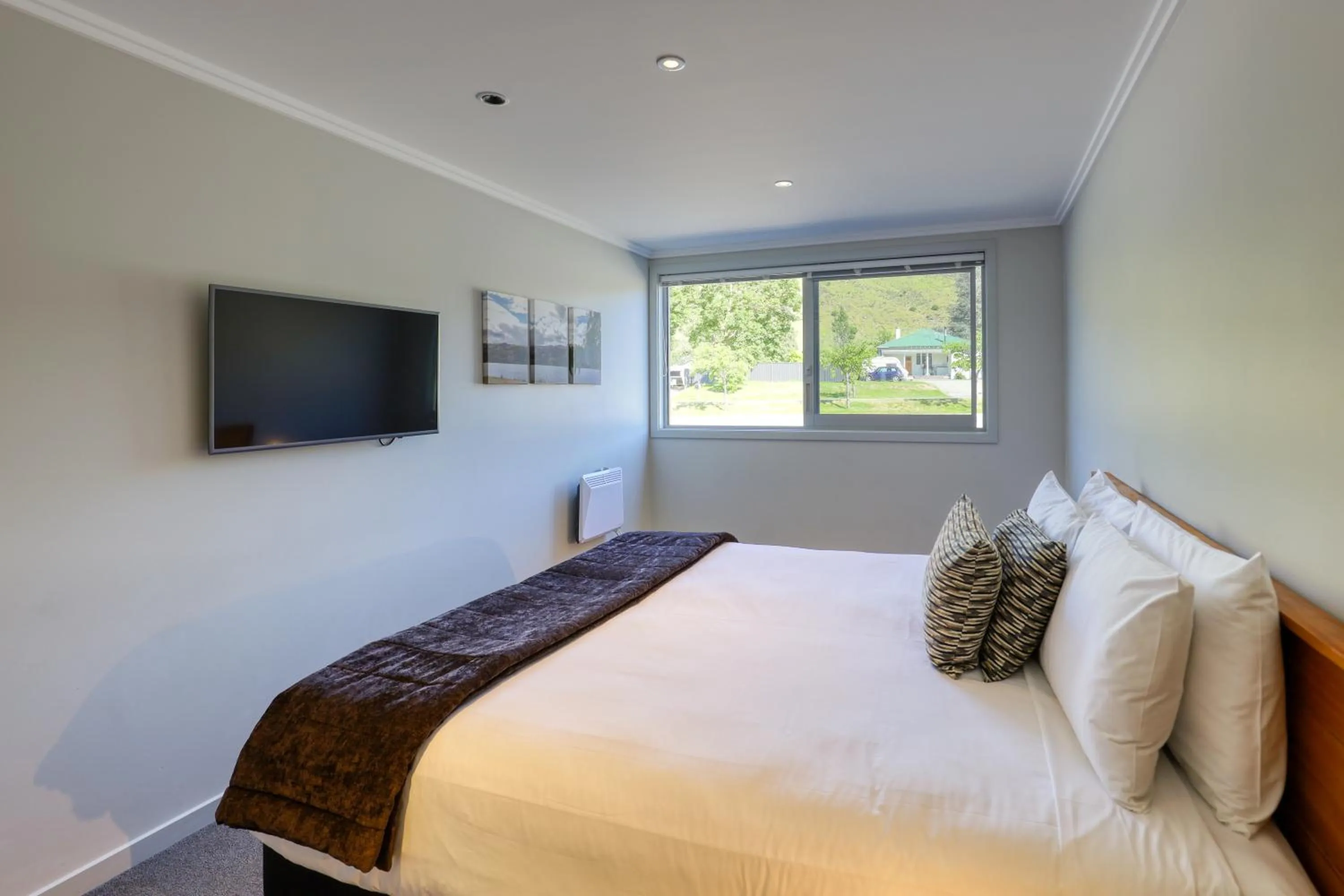 Bedroom, Bed in Marsden Lake Resort Central Otago