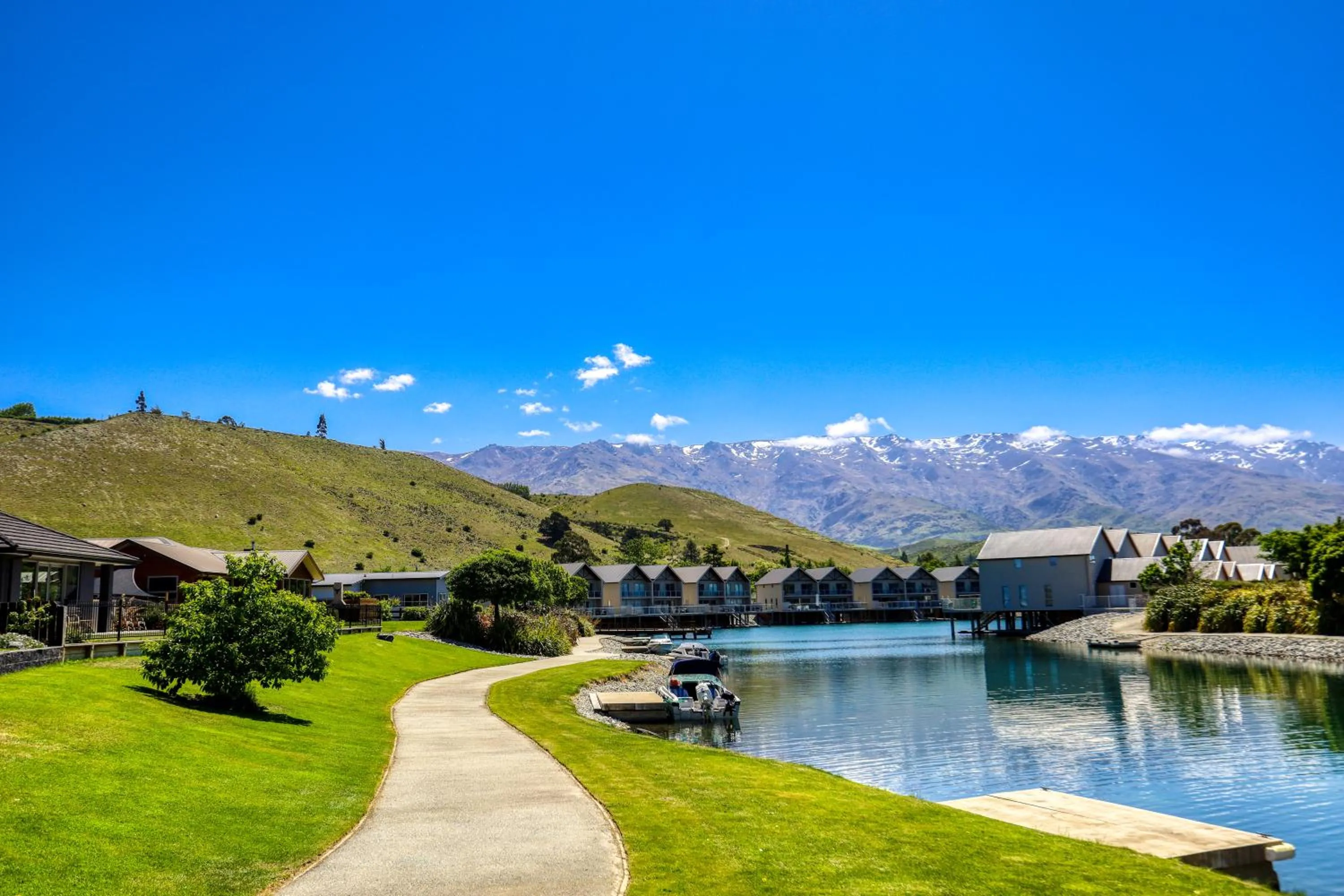 Lake view in Marsden Lake Resort Central Otago