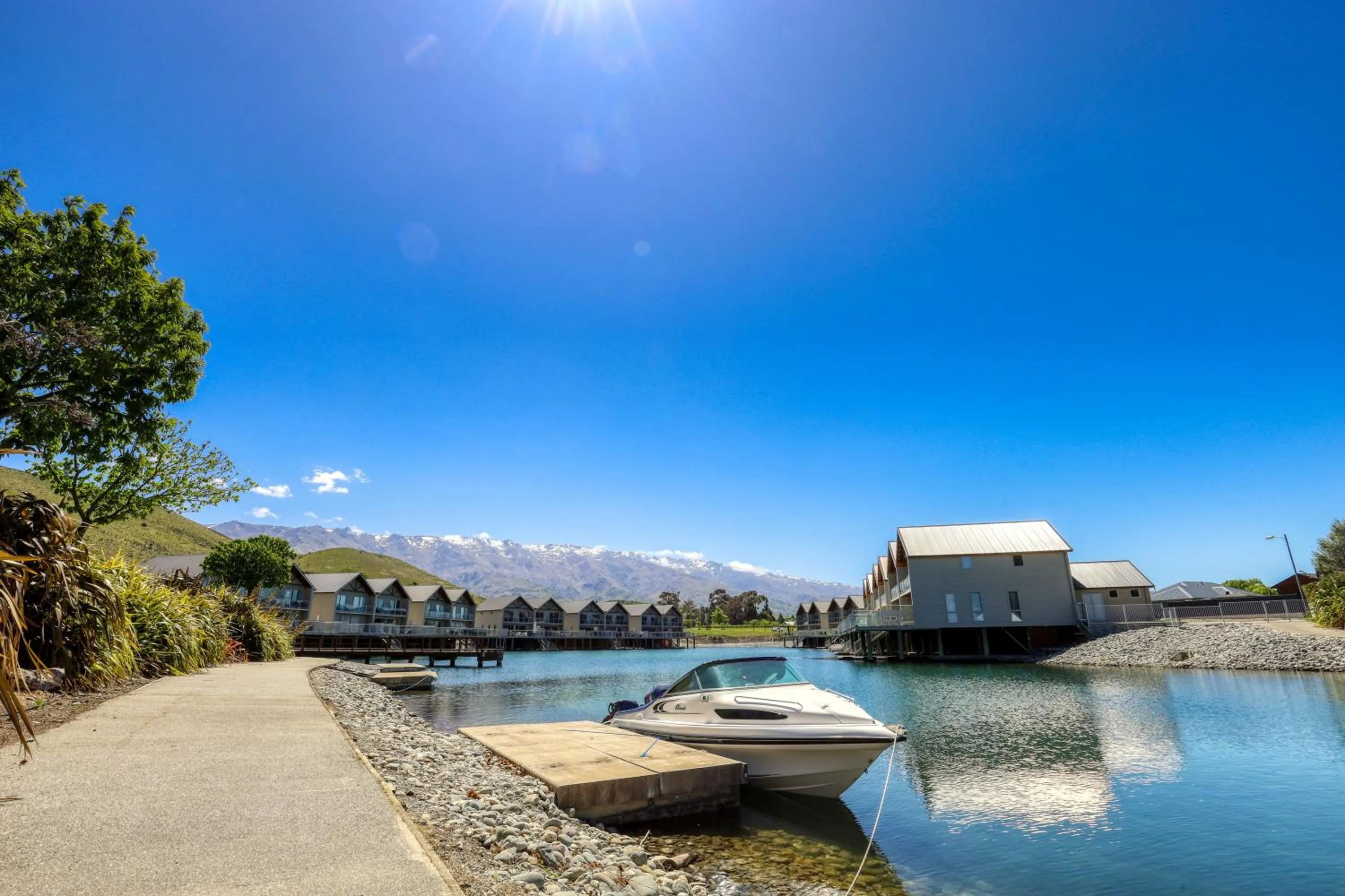 Lake view in Marsden Lake Resort Central Otago