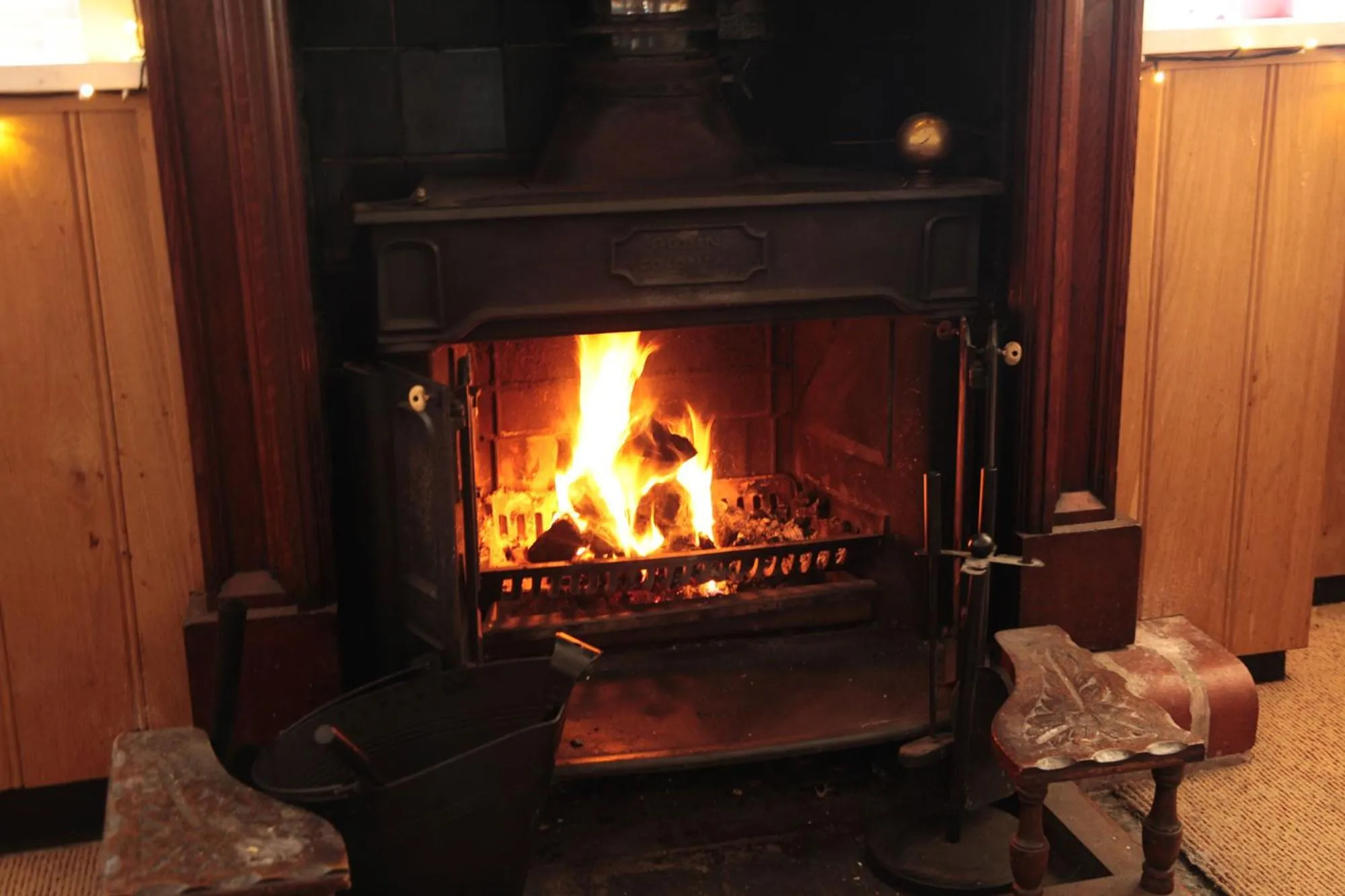 Restaurant/places to eat in The Ship