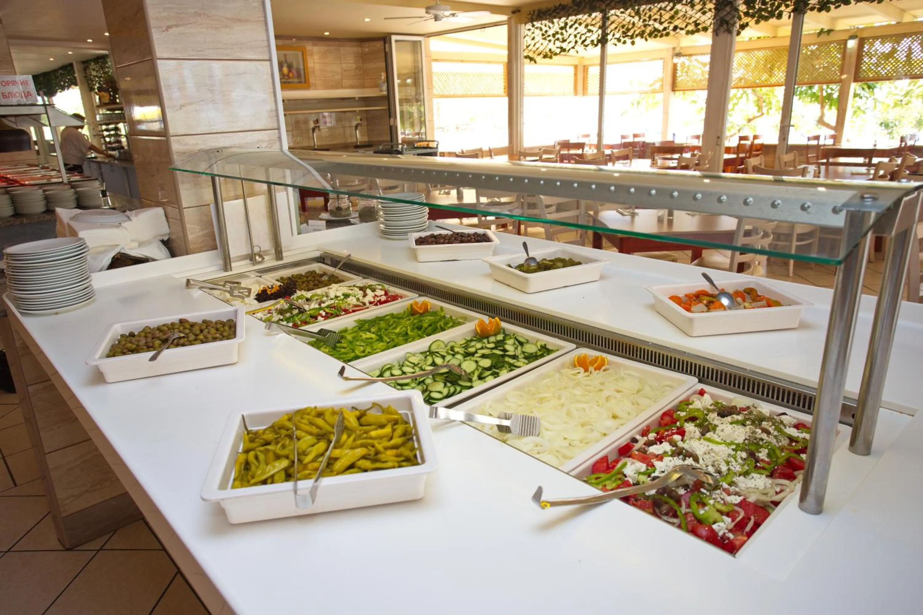 Food and drinks in Eri Beach & Village Hotel