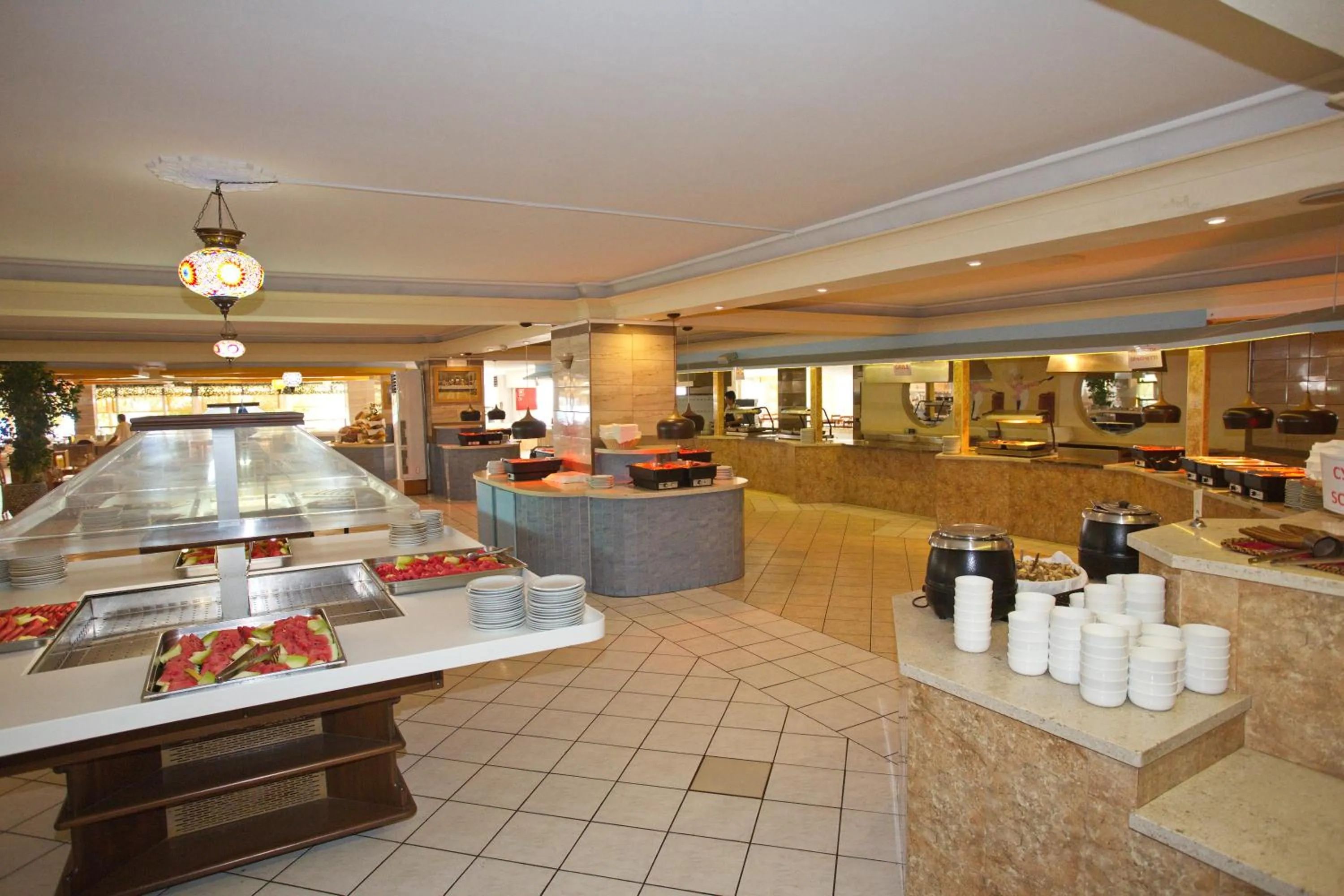 Restaurant/places to eat in Eri Beach & Village Hotel