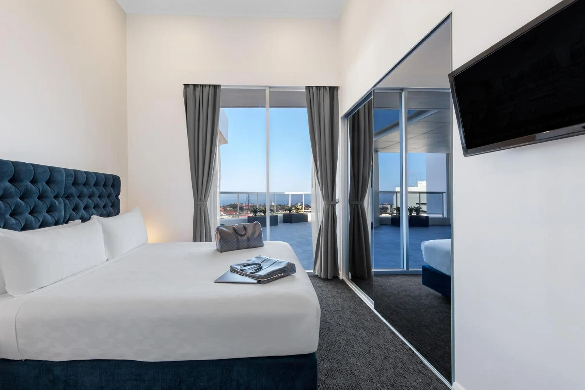 Bedroom, Bed in Meriton Suites Bondi Junction