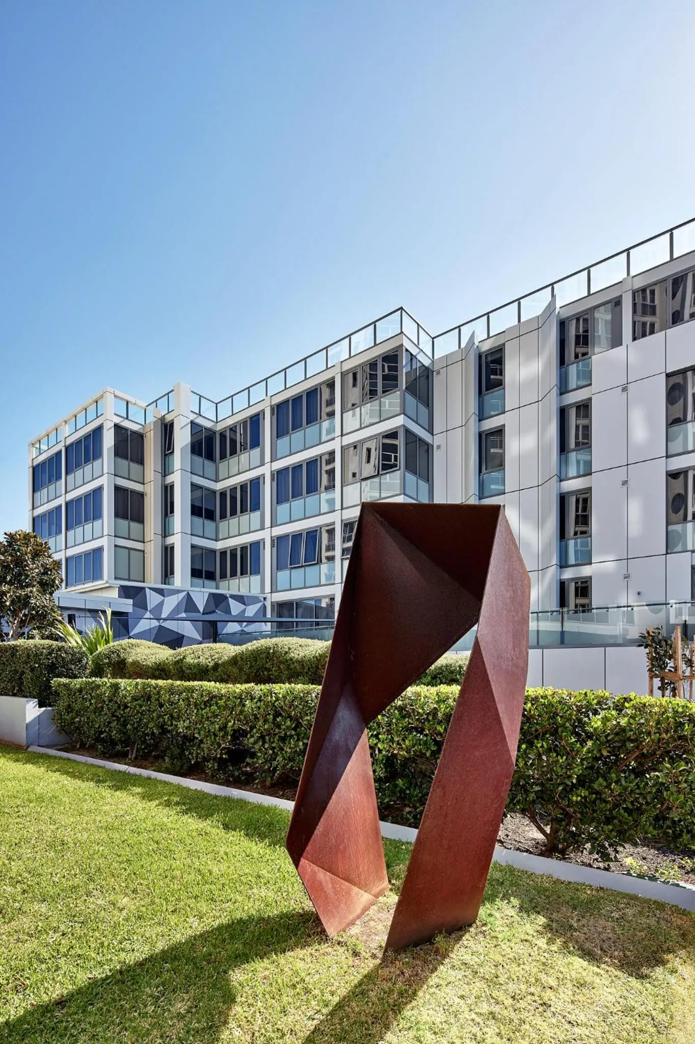 Property building in Meriton Suites Bondi Junction