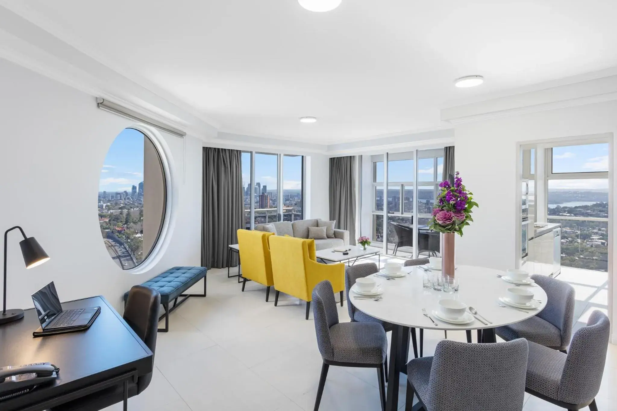 Three-Bedroom Harbor Suite in Meriton Suites Bondi Junction Three-Bedroom Harbor Suite in Meriton Suites Bondi Junction