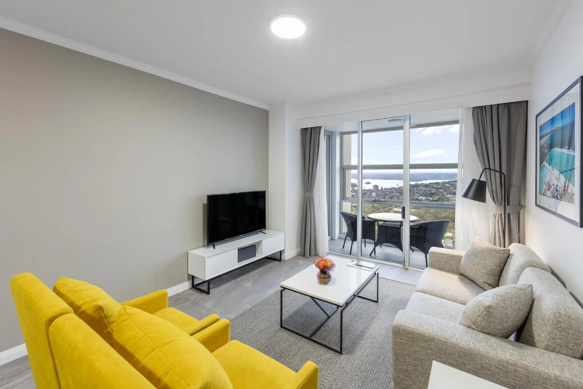 TV and multimedia in Meriton Suites Bondi Junction