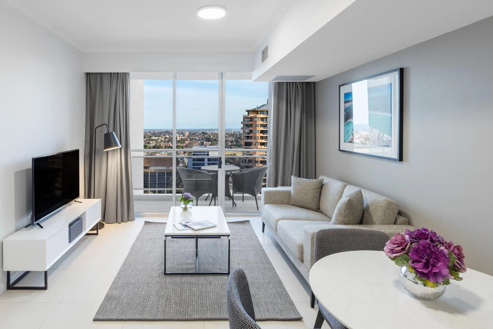 TV and multimedia in Meriton Suites Bondi Junction