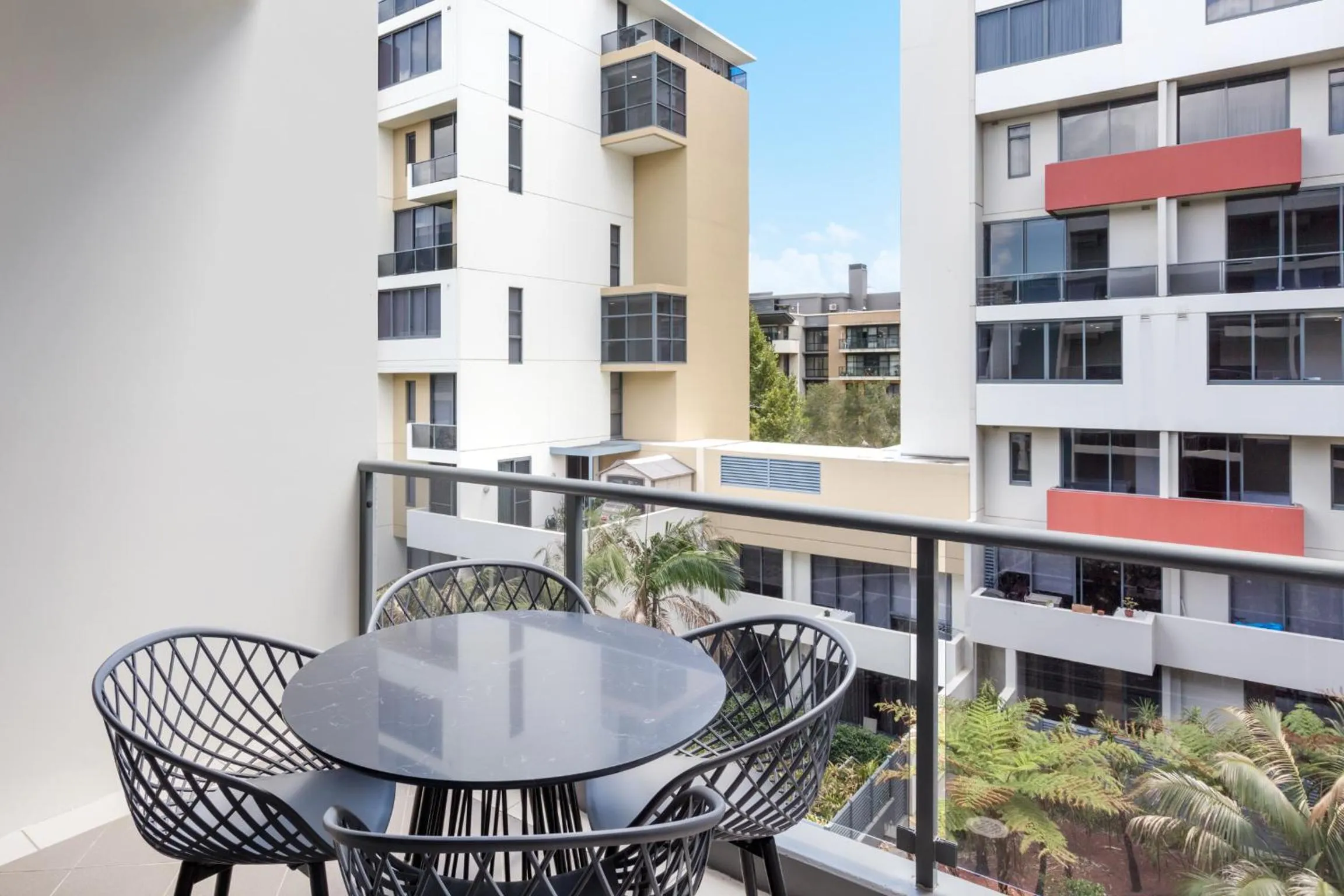 Balcony/Terrace in Meriton Suites Waterloo