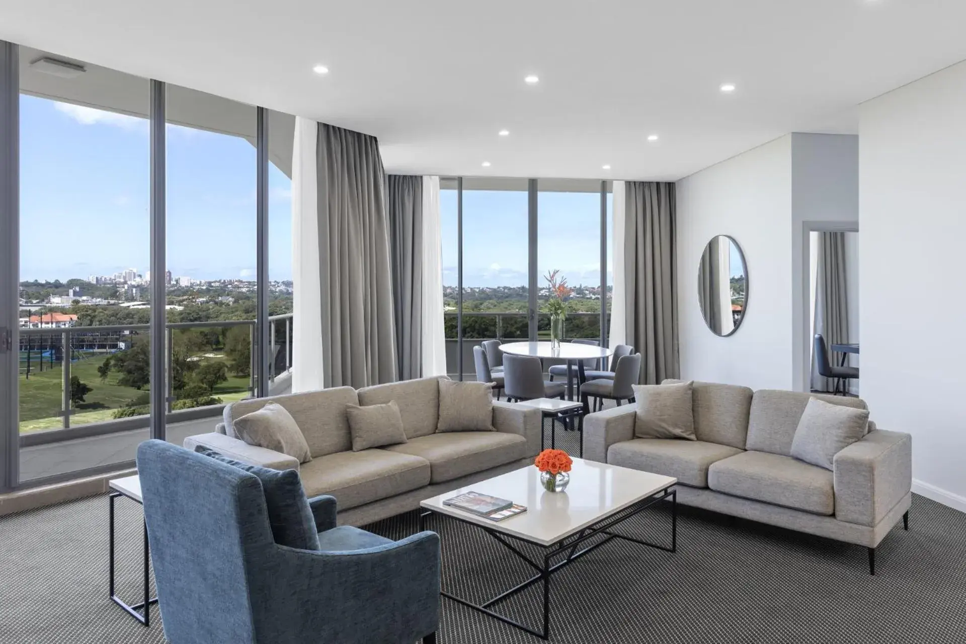 Three Bedroom Park Suite in Meriton Suites Waterloo Three Bedroom Park Suite in Meriton Suites Waterloo