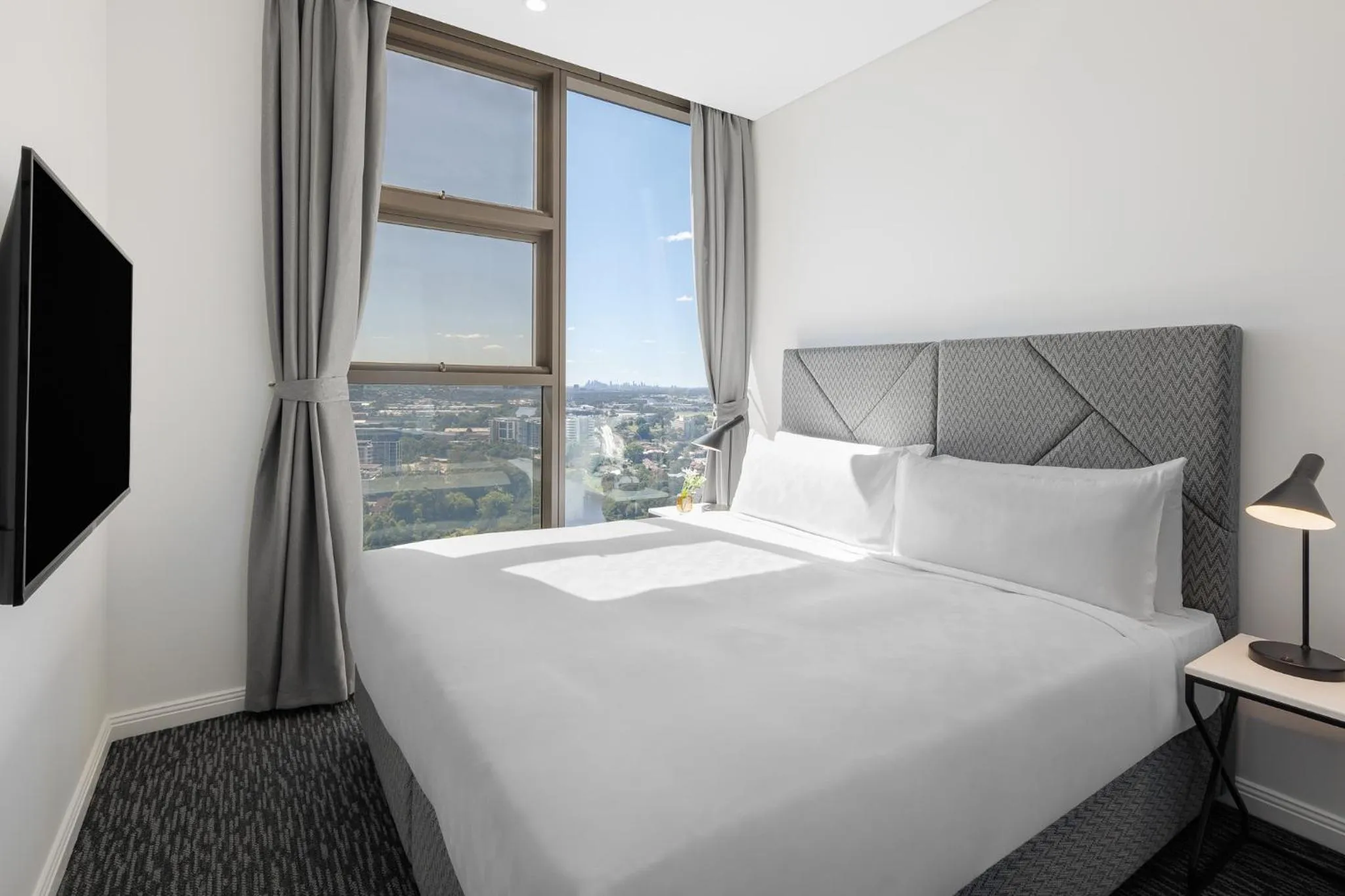 Bedroom, Bed in Meriton Suites George Street, Parramatta