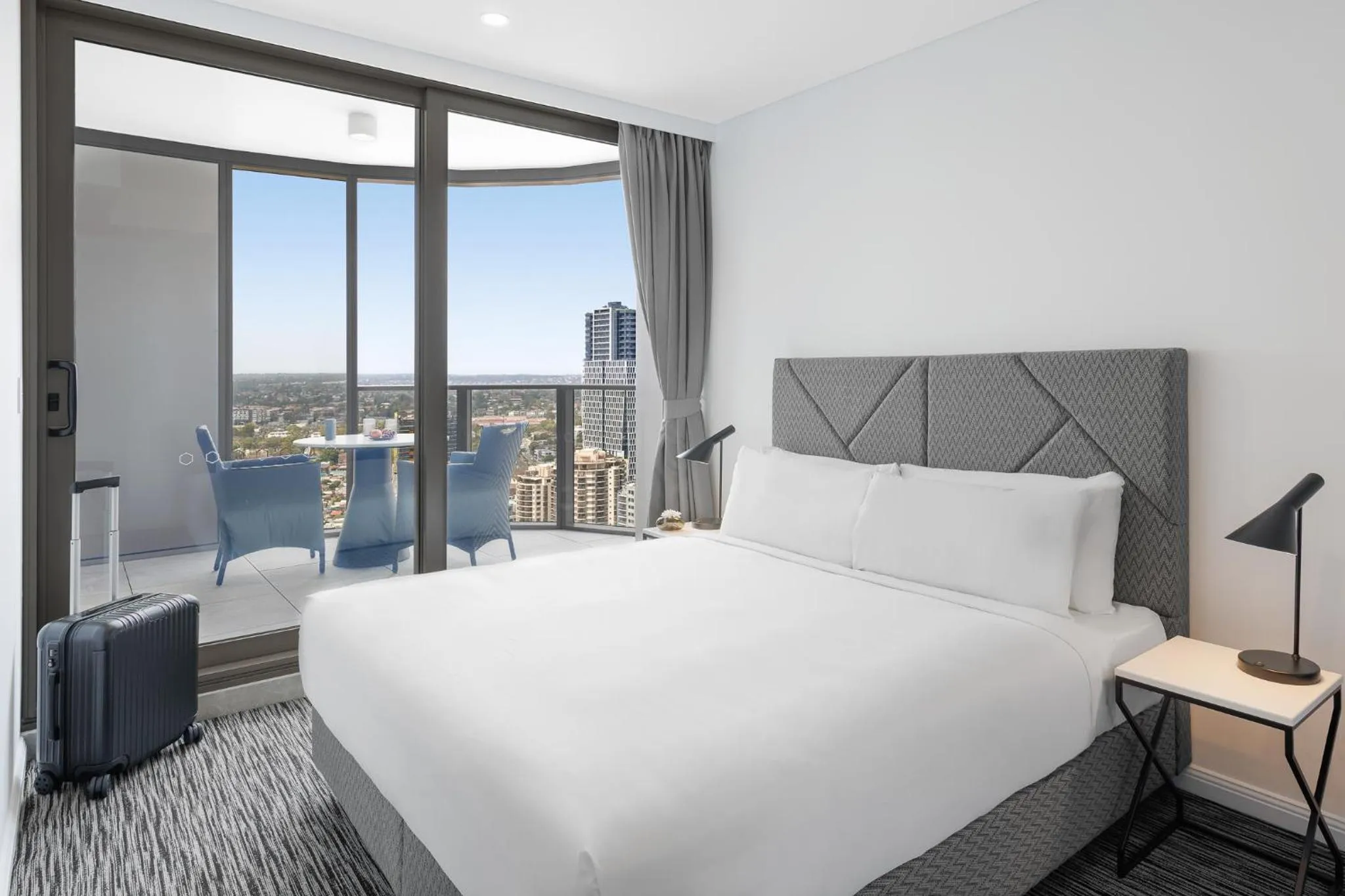 Bedroom, Bed in Meriton Suites George Street, Parramatta