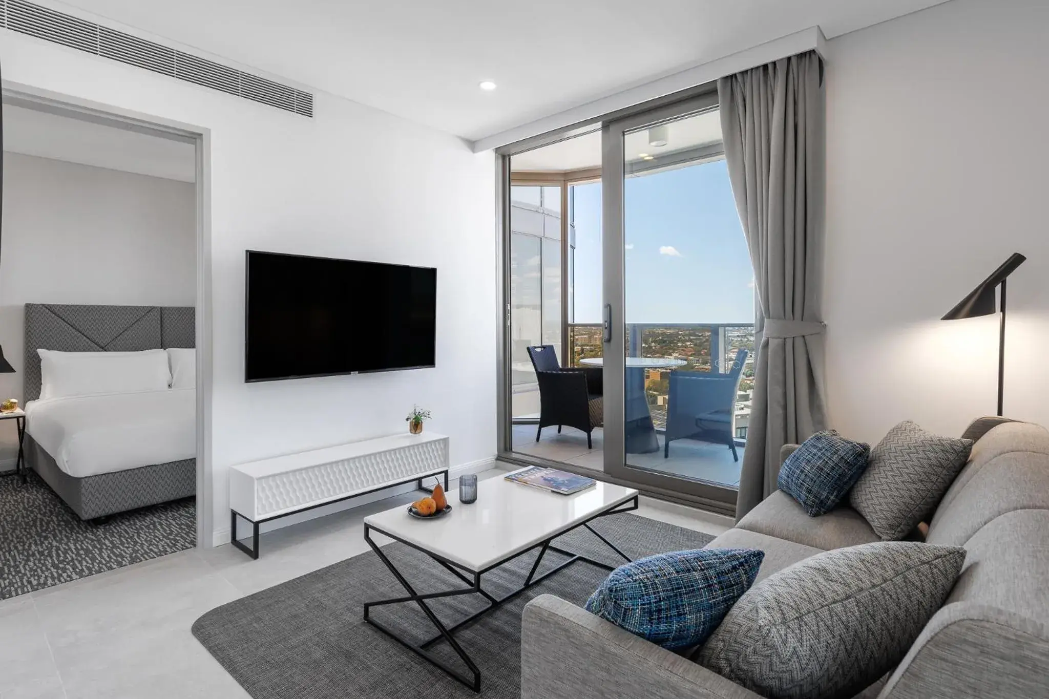 One Bedroom Mini Suite in Meriton Suites George Street, Parramatta One Bedroom Mini Suite in Meriton Suites George Street, Parramatta