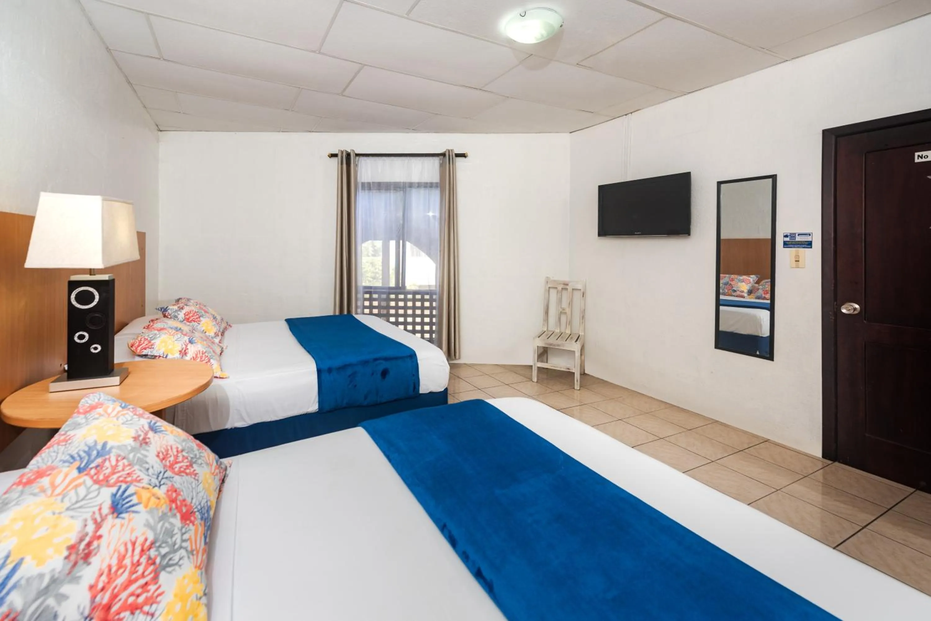 Photo of the whole room, Bed in Hostal North Seymour