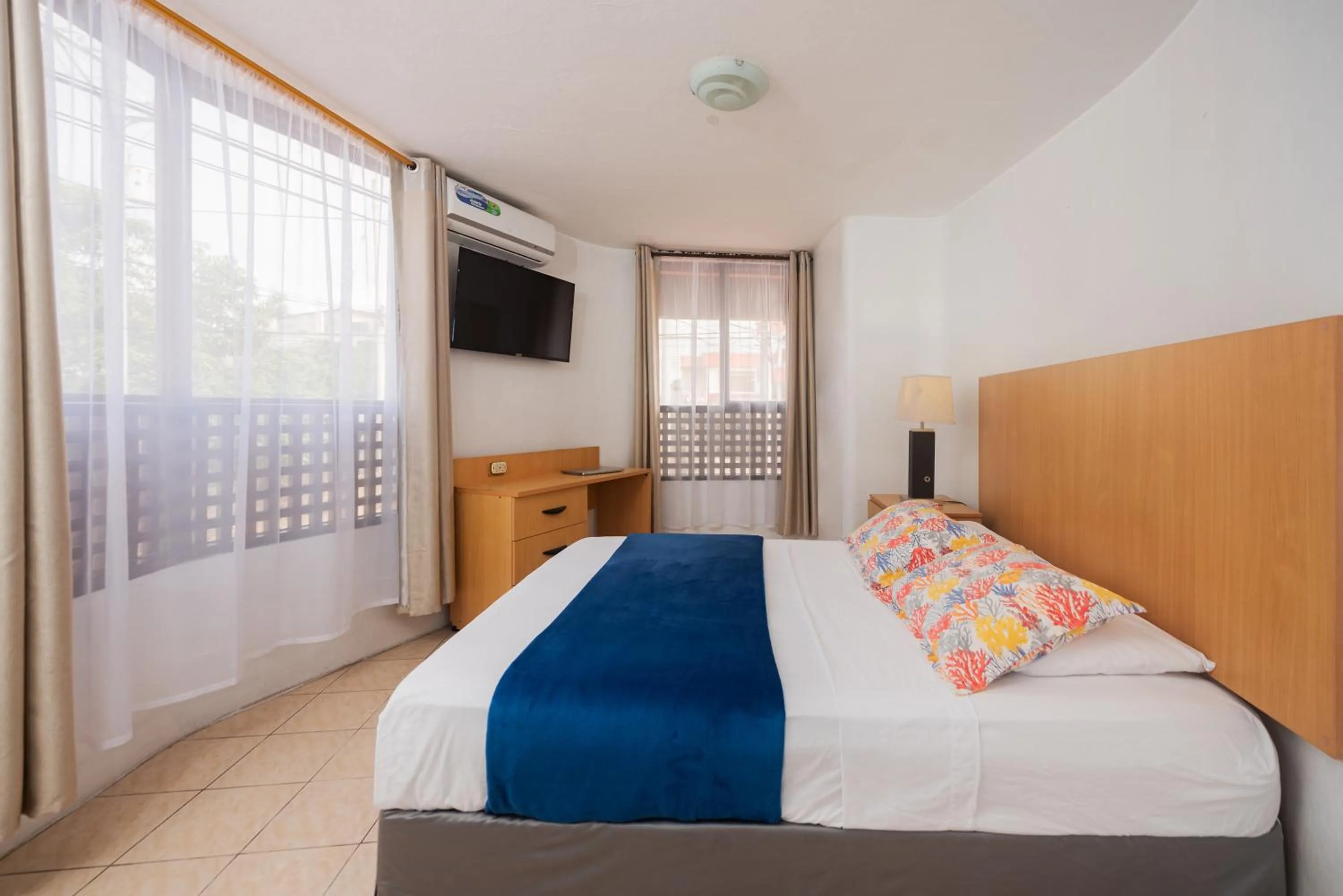 Photo of the whole room, Bed in Hostal North Seymour