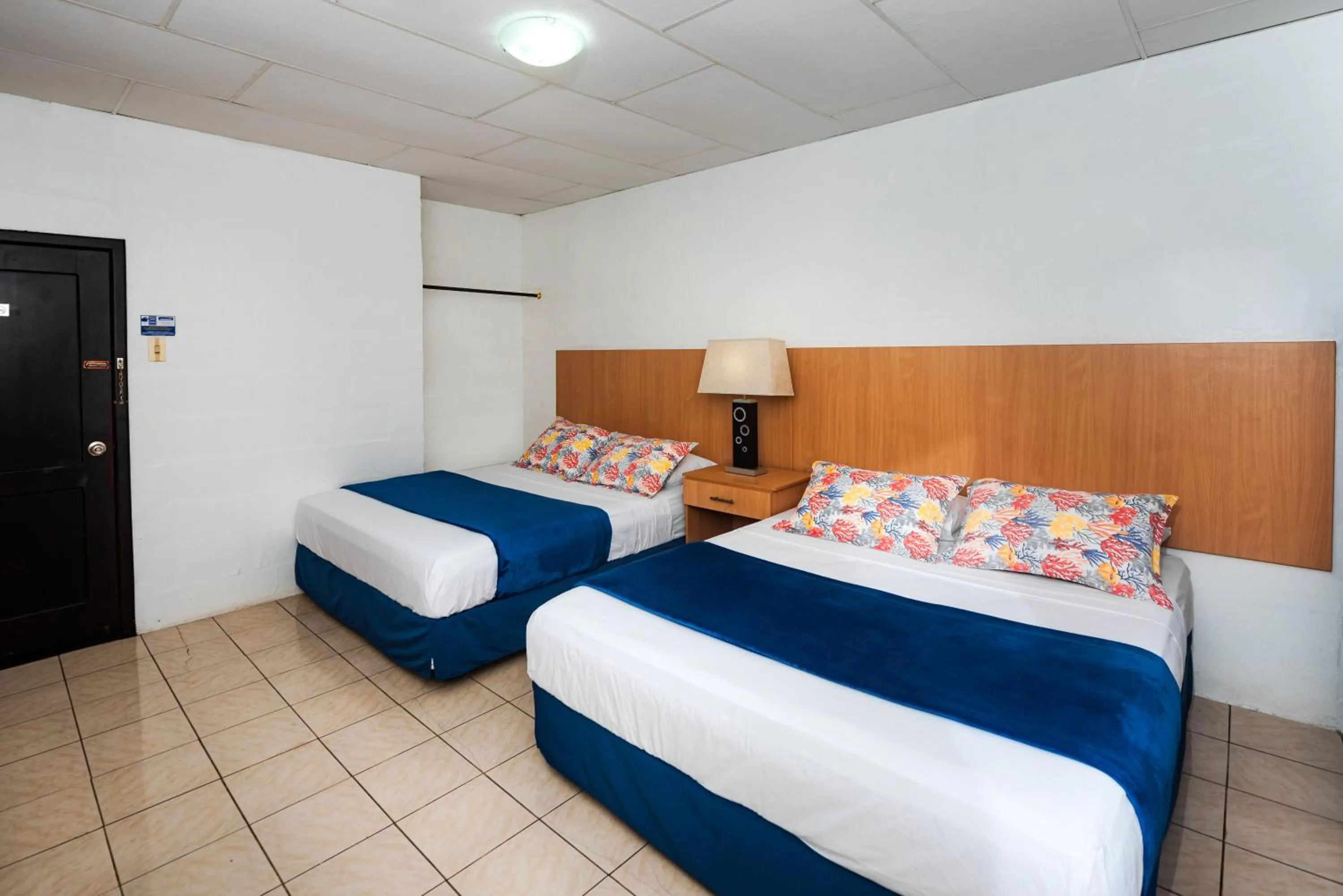 Photo of the whole room, Bed in Hostal North Seymour