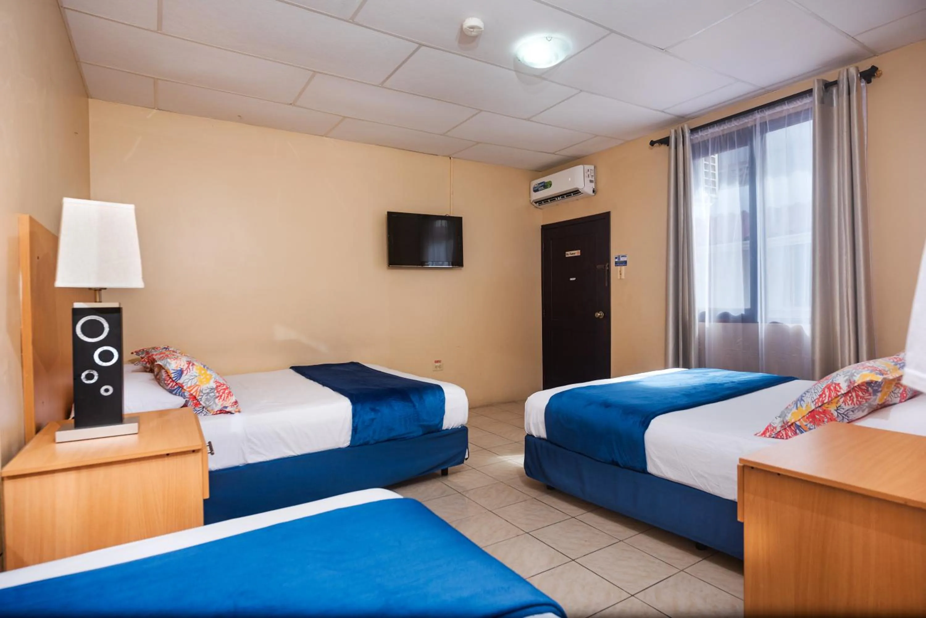 Photo of the whole room, Bed in Hostal North Seymour