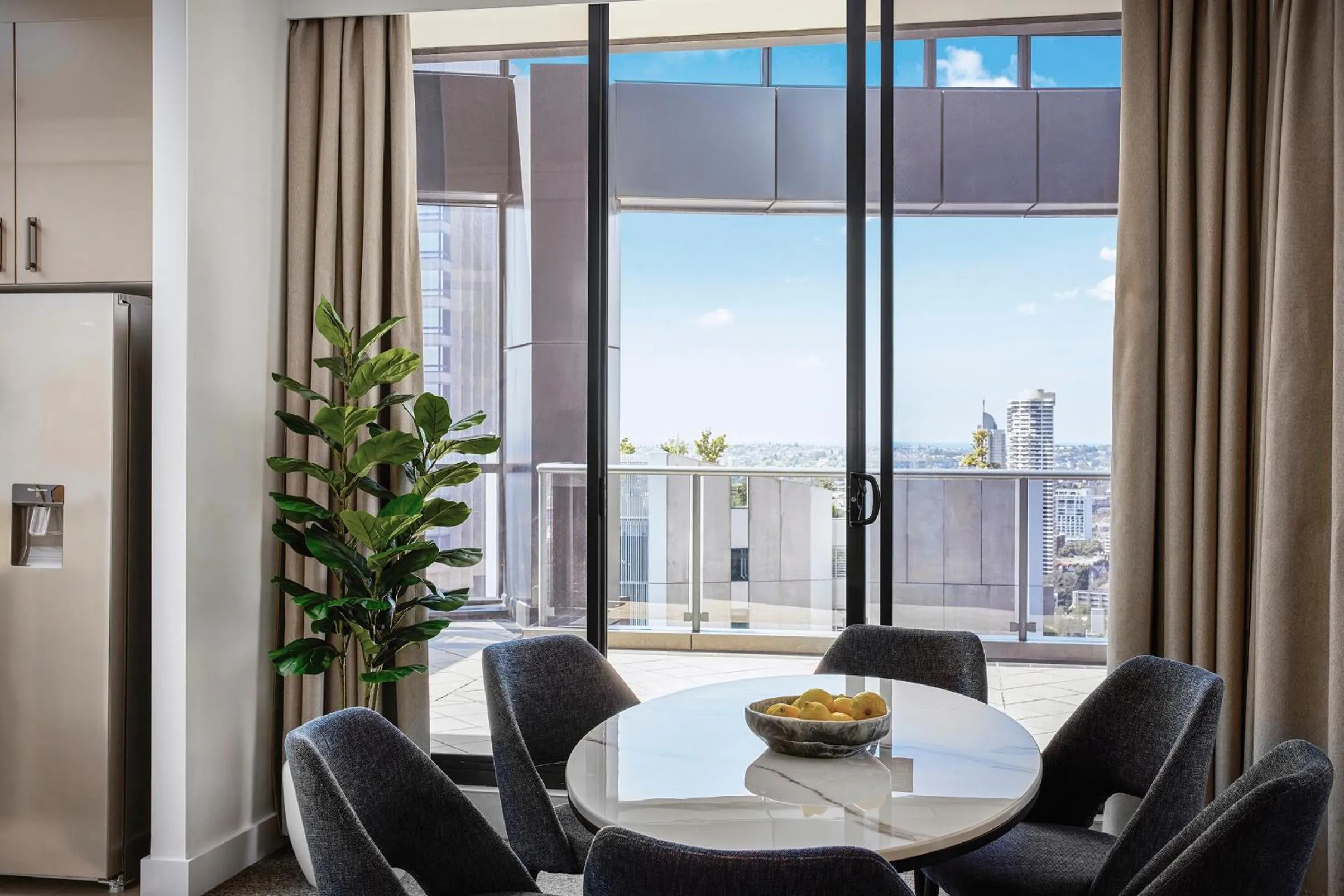 Meriton Suites Pitt Street, Sydney