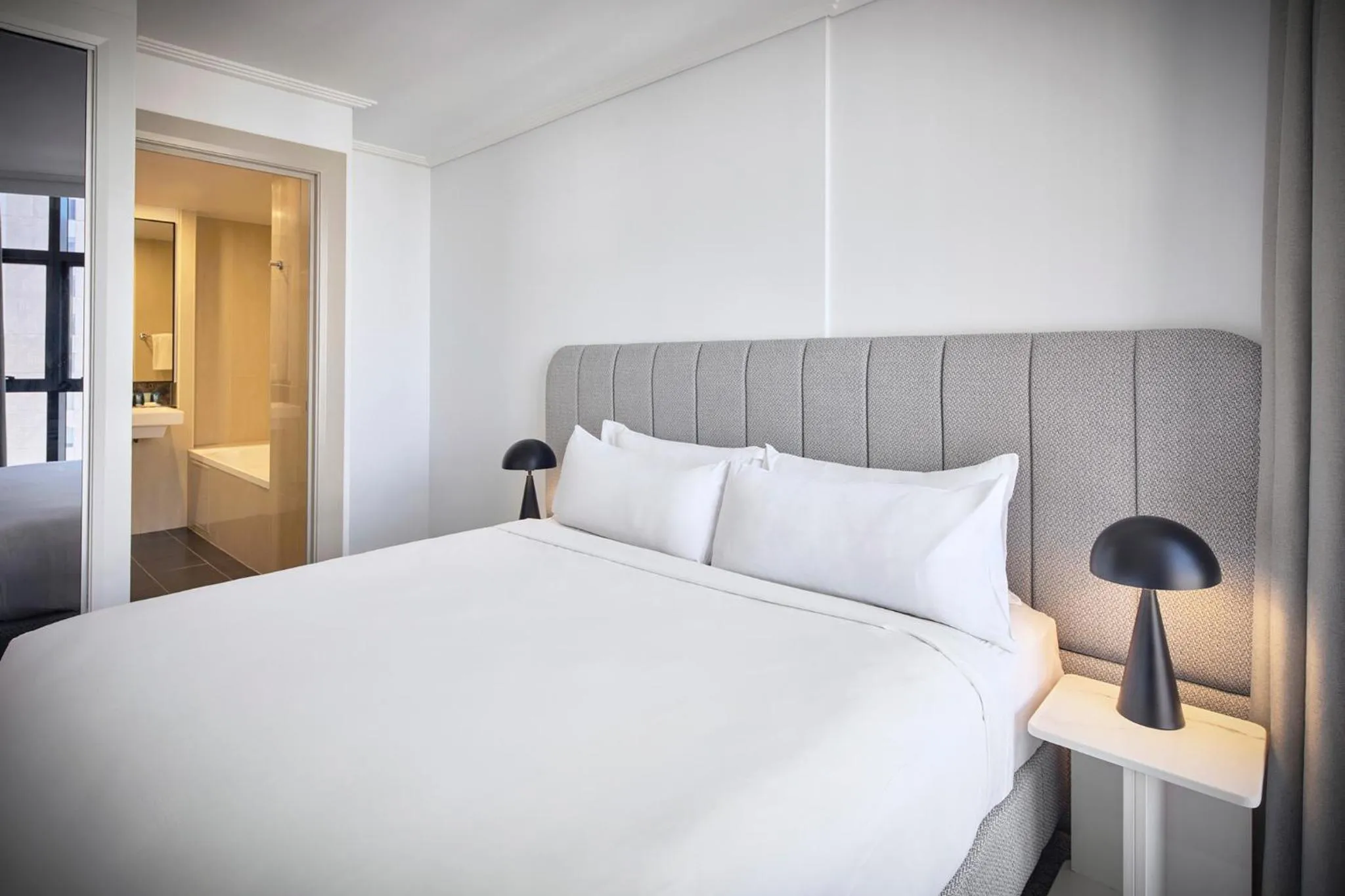 Bedroom, Bed in Meriton Suites Pitt Street, Sydney