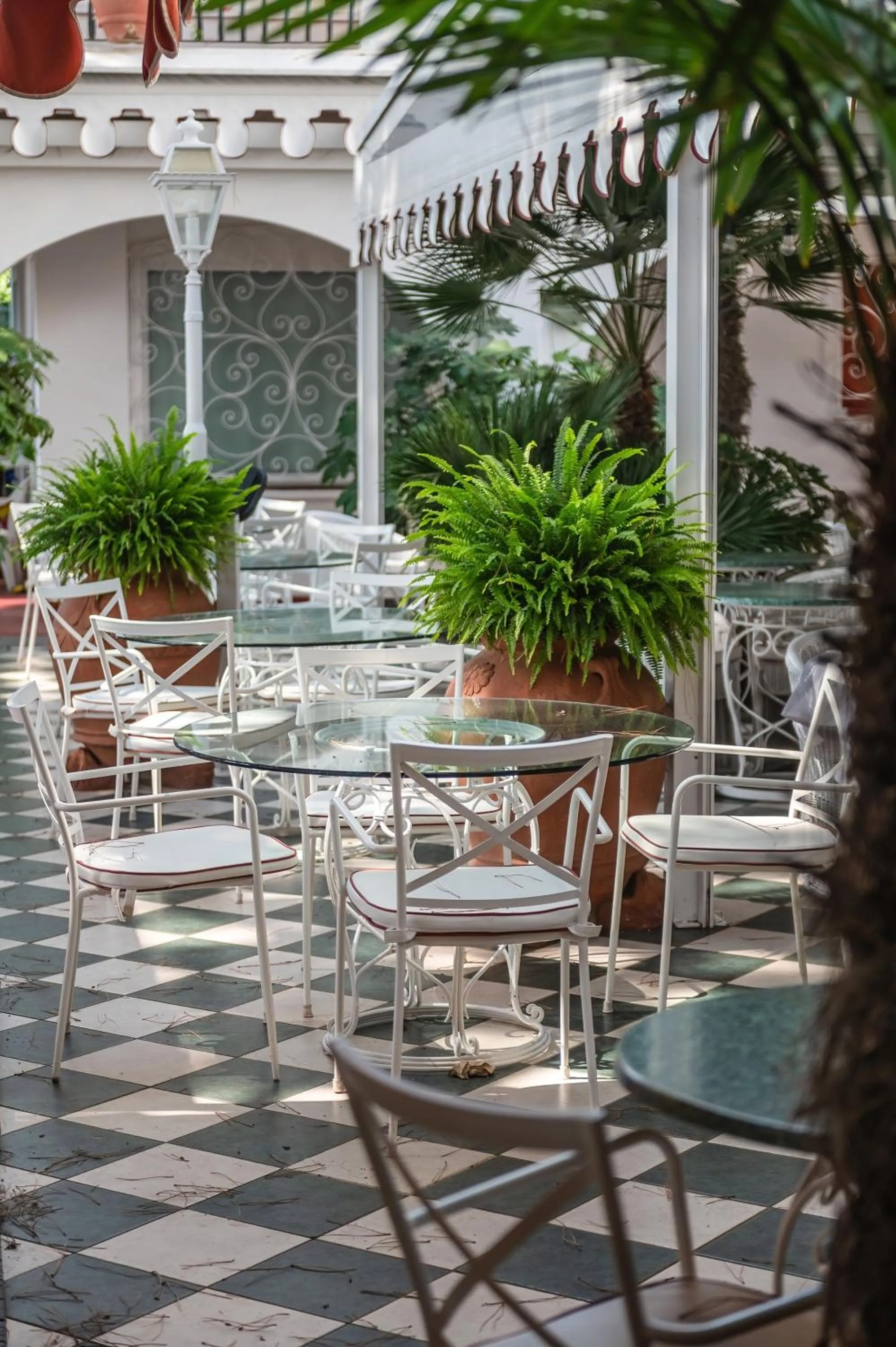 Restaurant/places to eat in Agora Park Hotel