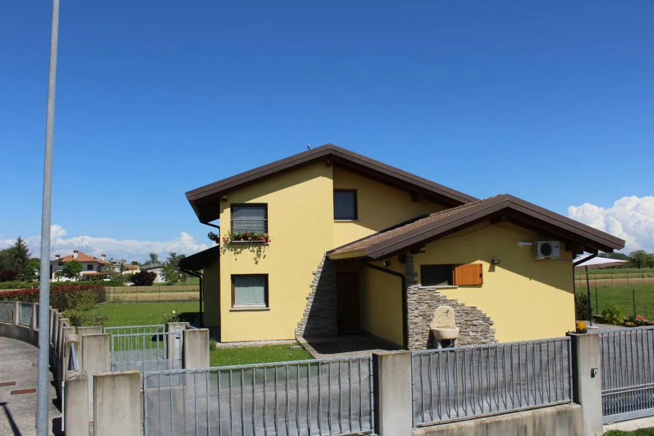 Property building in Villa Madi