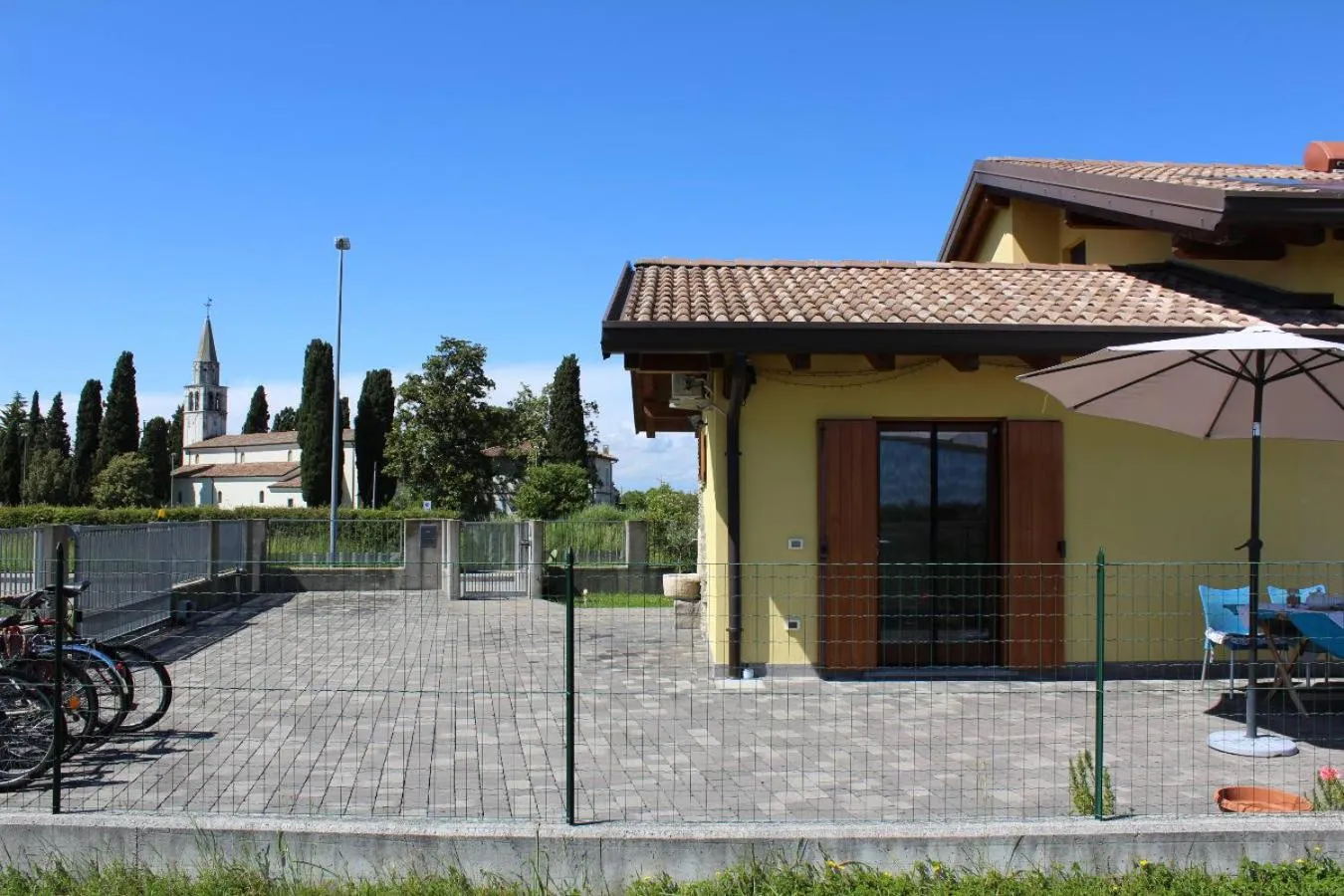 Property building in Villa Madi