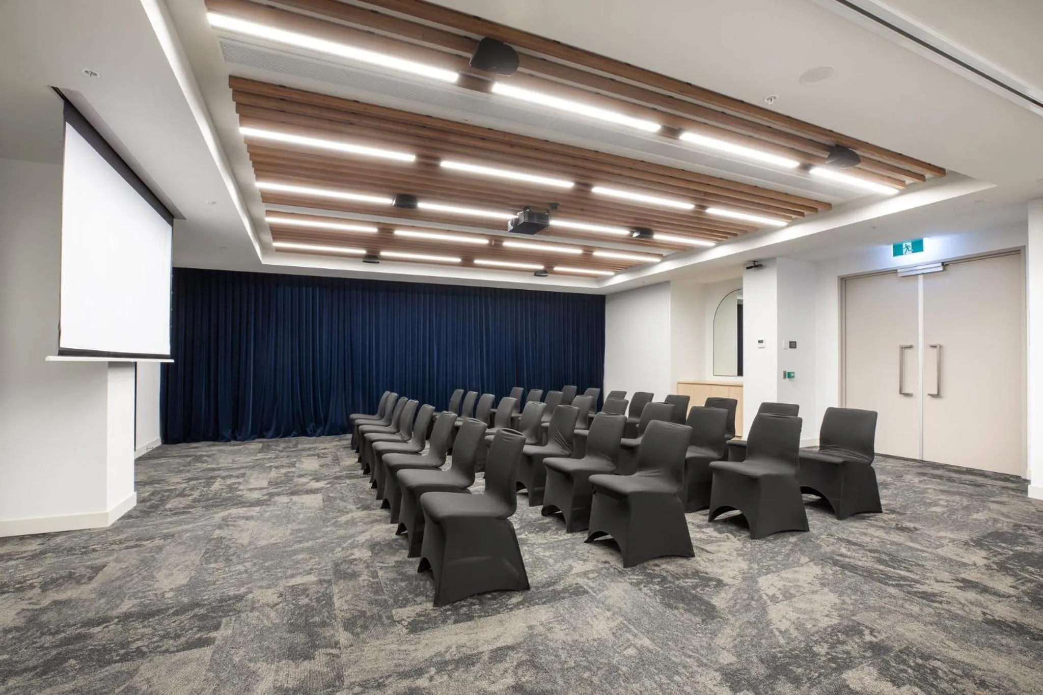 Meeting/conference room in Holiday Inn Dandenong by IHG