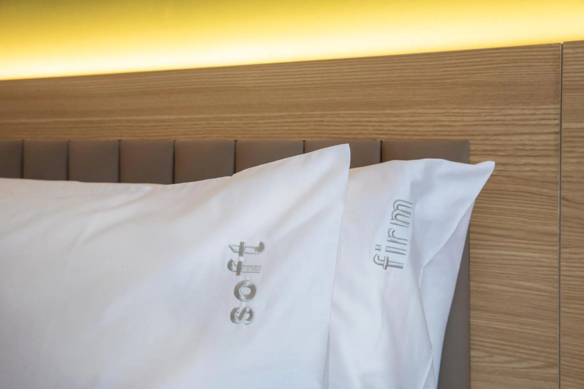 Photo of the whole room, Bed in Holiday Inn Dandenong by IHG