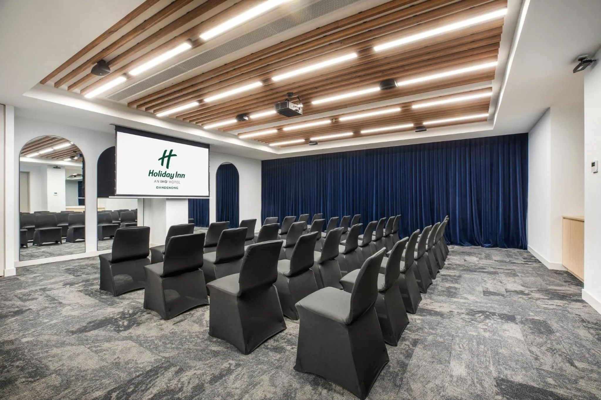 Meeting/conference room in Holiday Inn Dandenong by IHG